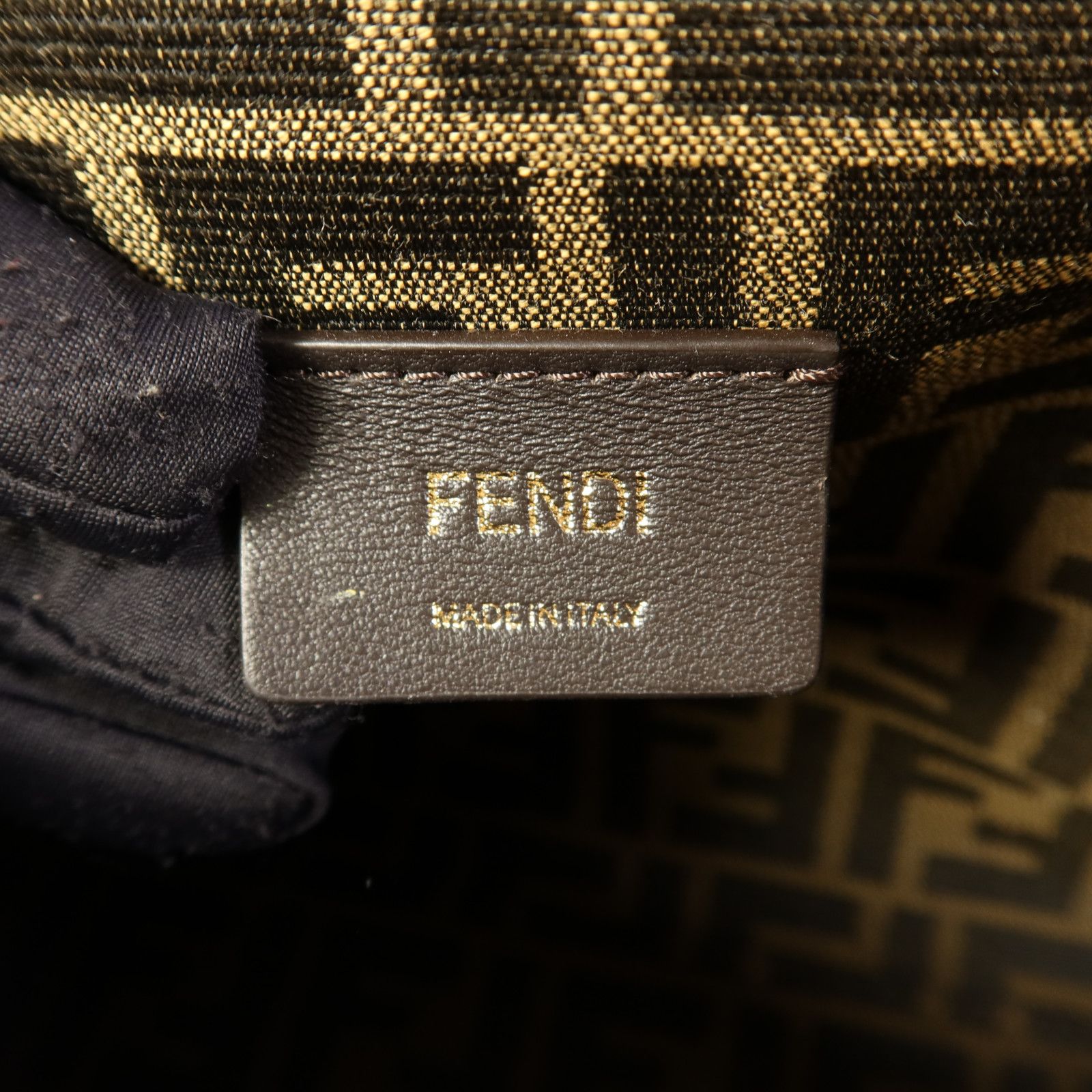Fendi Cowhide Leather First Medium Golden Shoulder Bag Black Calfskin (cowhide) 8bp 127