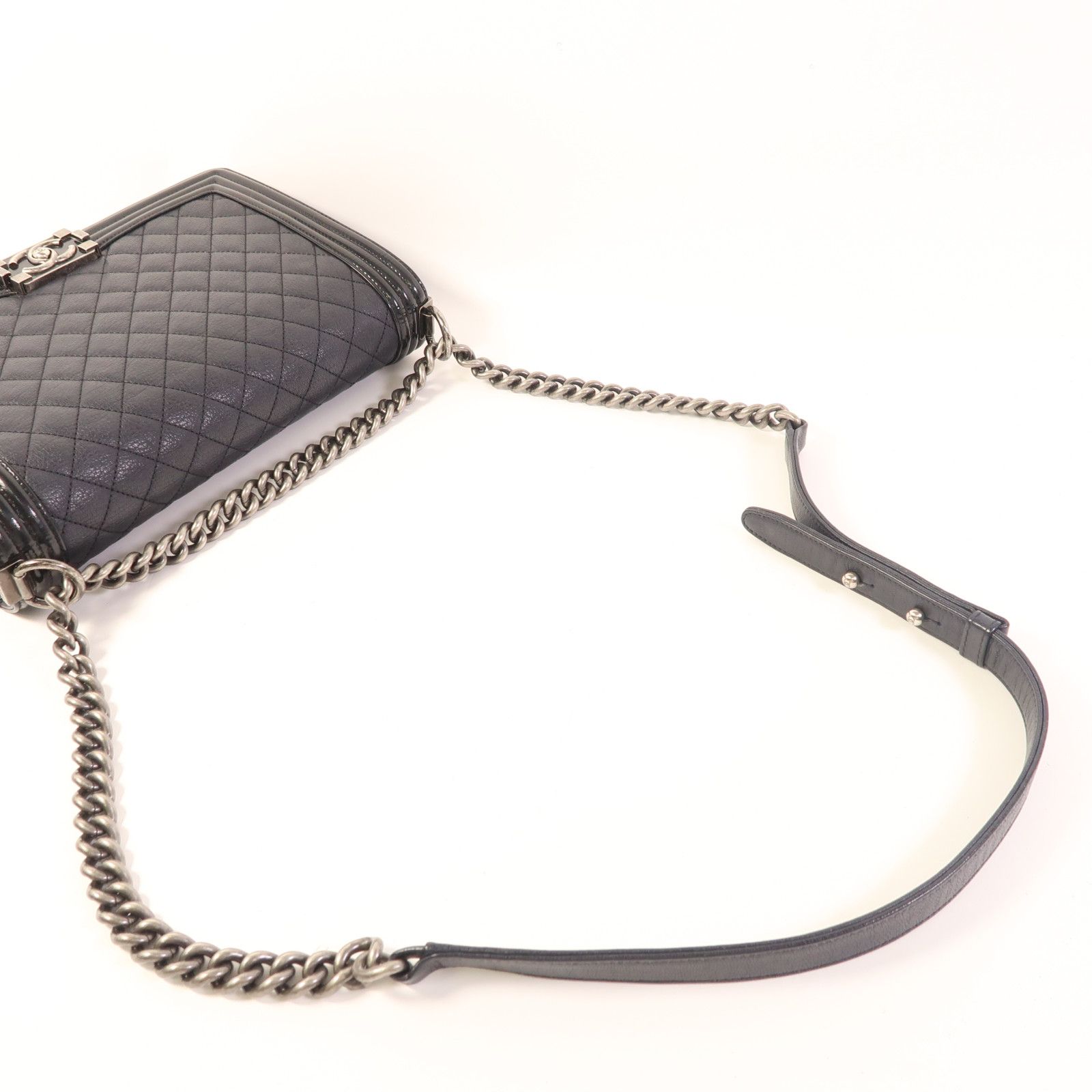 Chanel Black Cowhide Leather Crossbody Back Bag Calfskin (cowhide) Boy 28