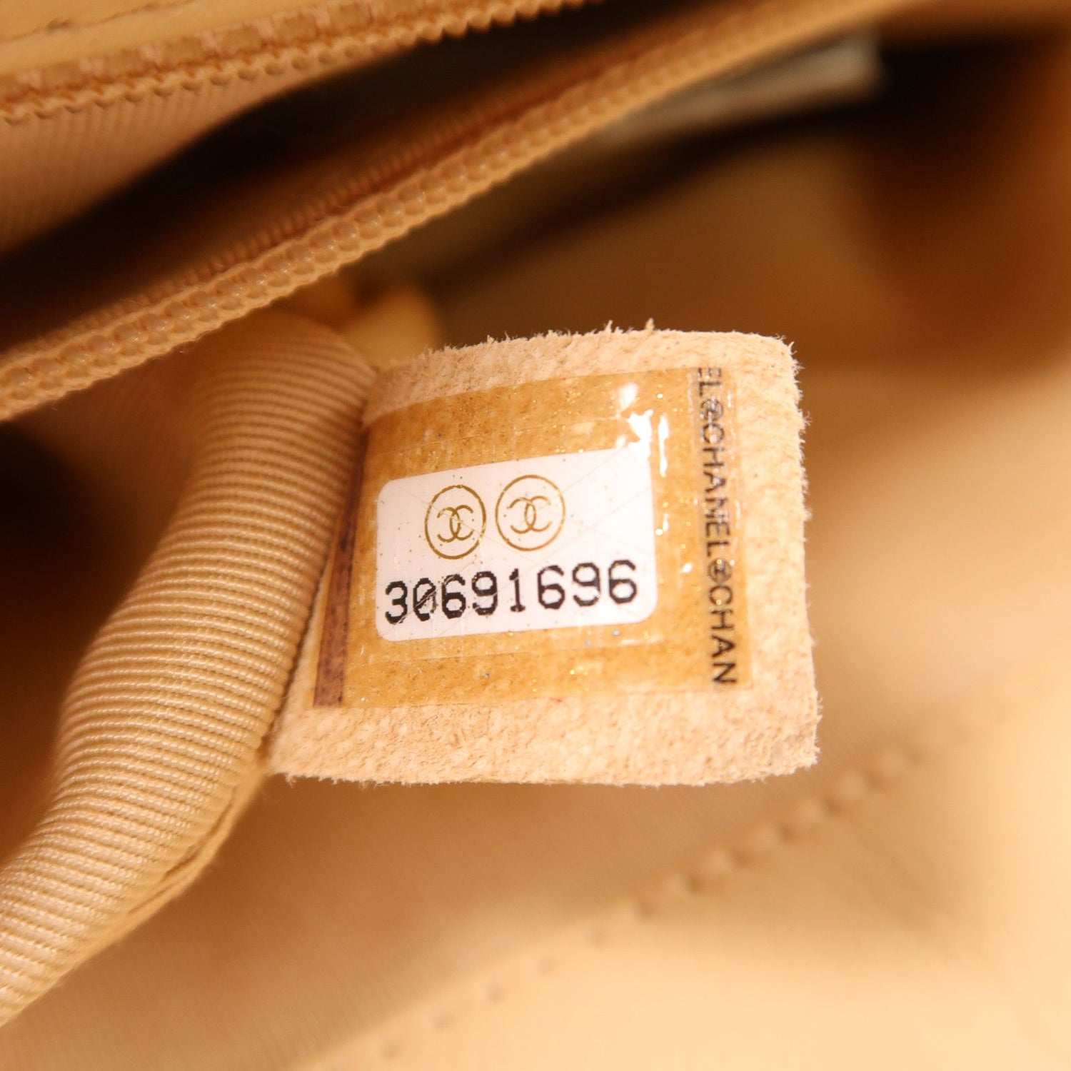 Chanel Beige Sheepskin Leather 19 Hand-turned Shoulder And Back Bag 2way Shoulder Bag Lambskin (sheep Leath