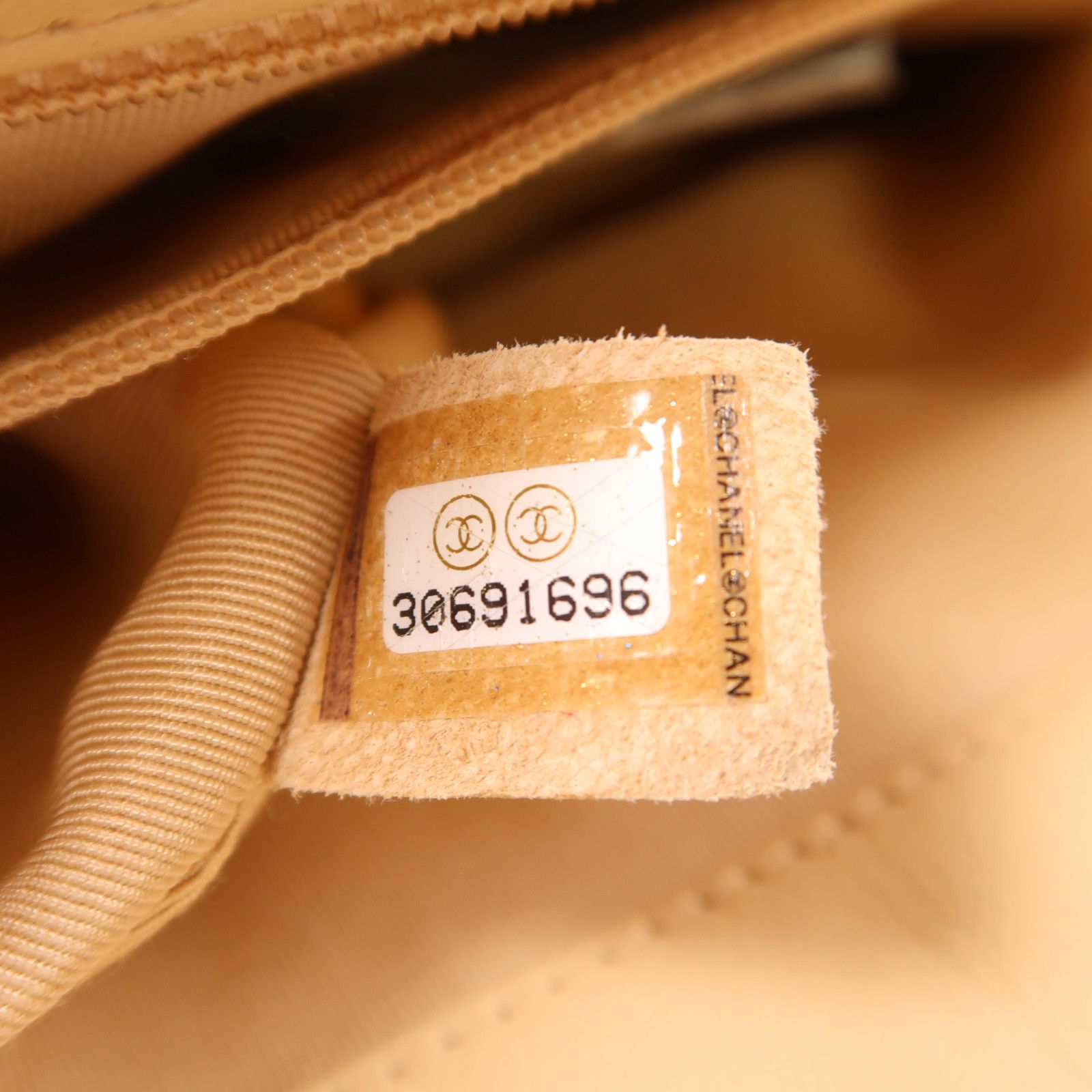 Chanel Beige Sheepskin Leather 19 Hand-turned Shoulder And Back Bag 2way Shoulder Bag Lambskin (sheep Leath
