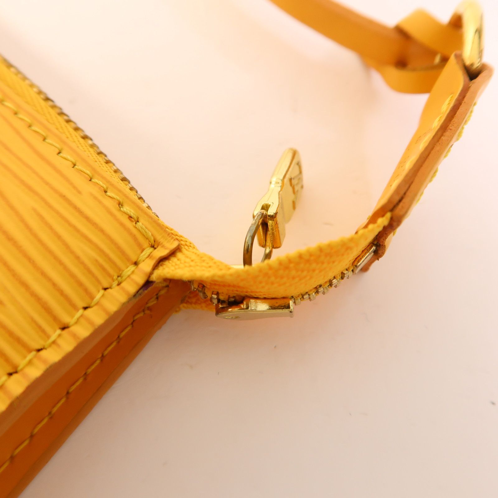 Louis Vuitton Epi Pochette Accessoires Pouch Kinpaku Handmade Bag Yellow Handbag M 5294a