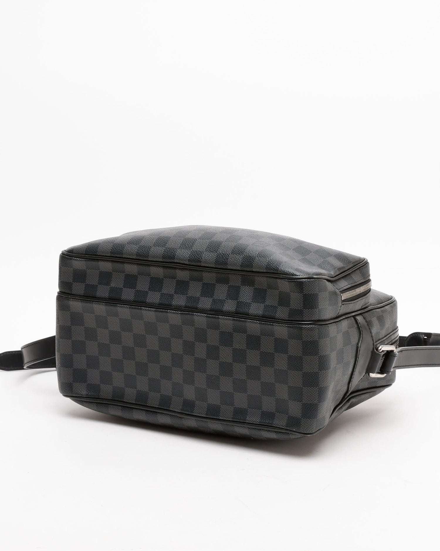 Louis Vuitton Damier Graphite Leoh Messenger Bag
