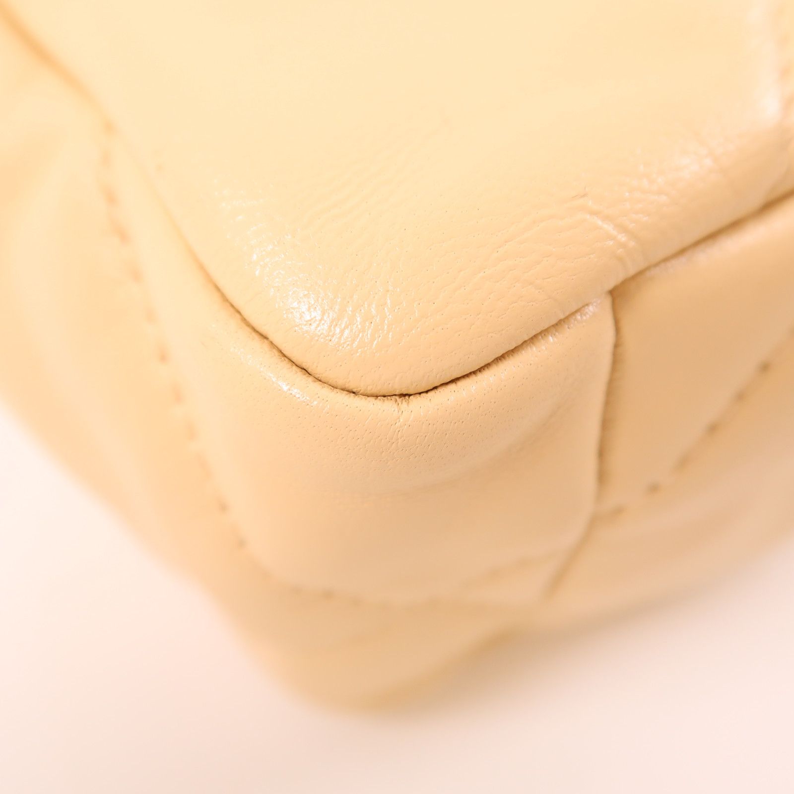 Chanel Beige Sheepskin Leather 19 Hand-turned Shoulder And Back Bag 2way Shoulder Bag Lambskin (sheep Leath