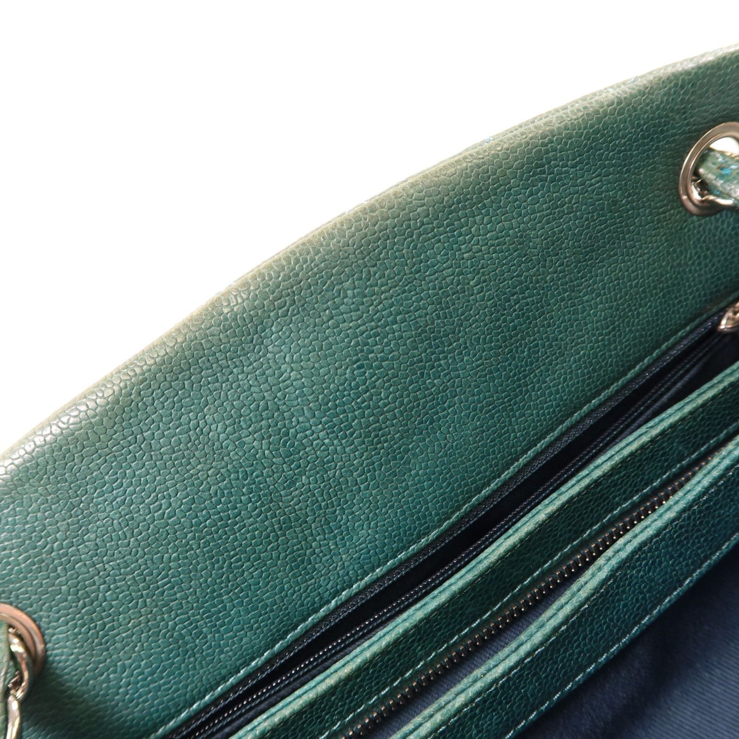 Chanel Green Cowhide Leather Chain Shoulder Silver Chain Shoulder Back Bag Calfskin (cowhide)