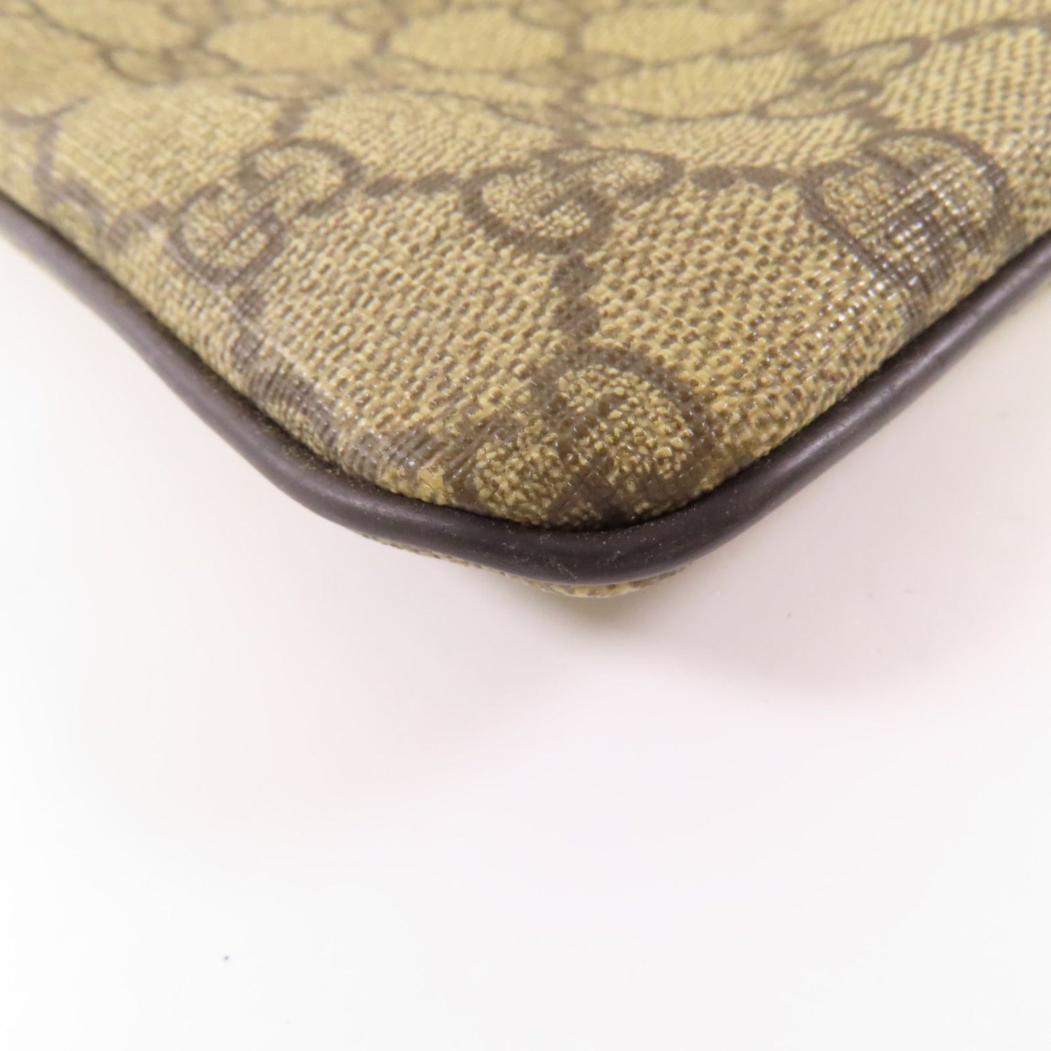 Gucci Large Flat Messenger, GG Supreme