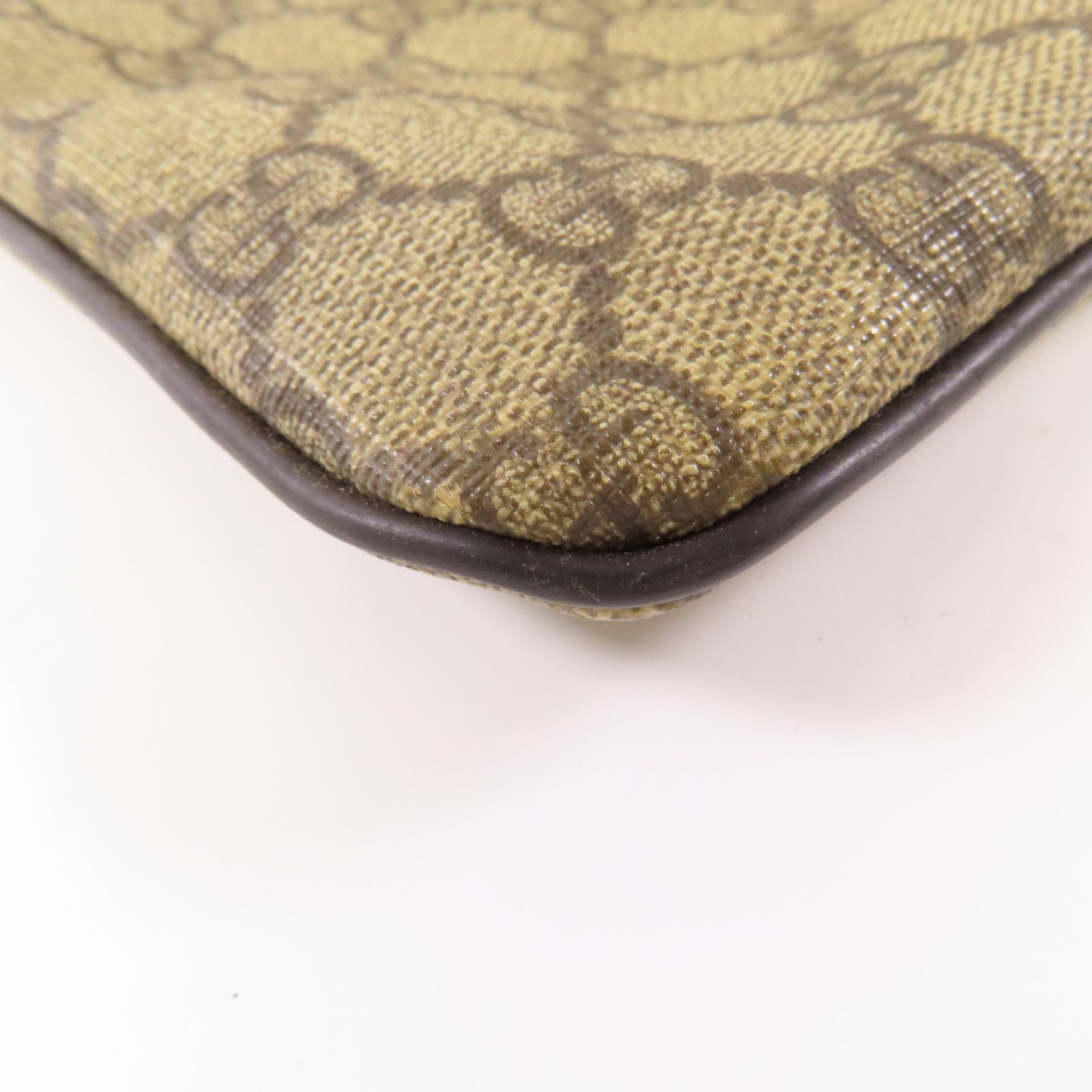 Gucci Large Flat Messenger, GG Supreme