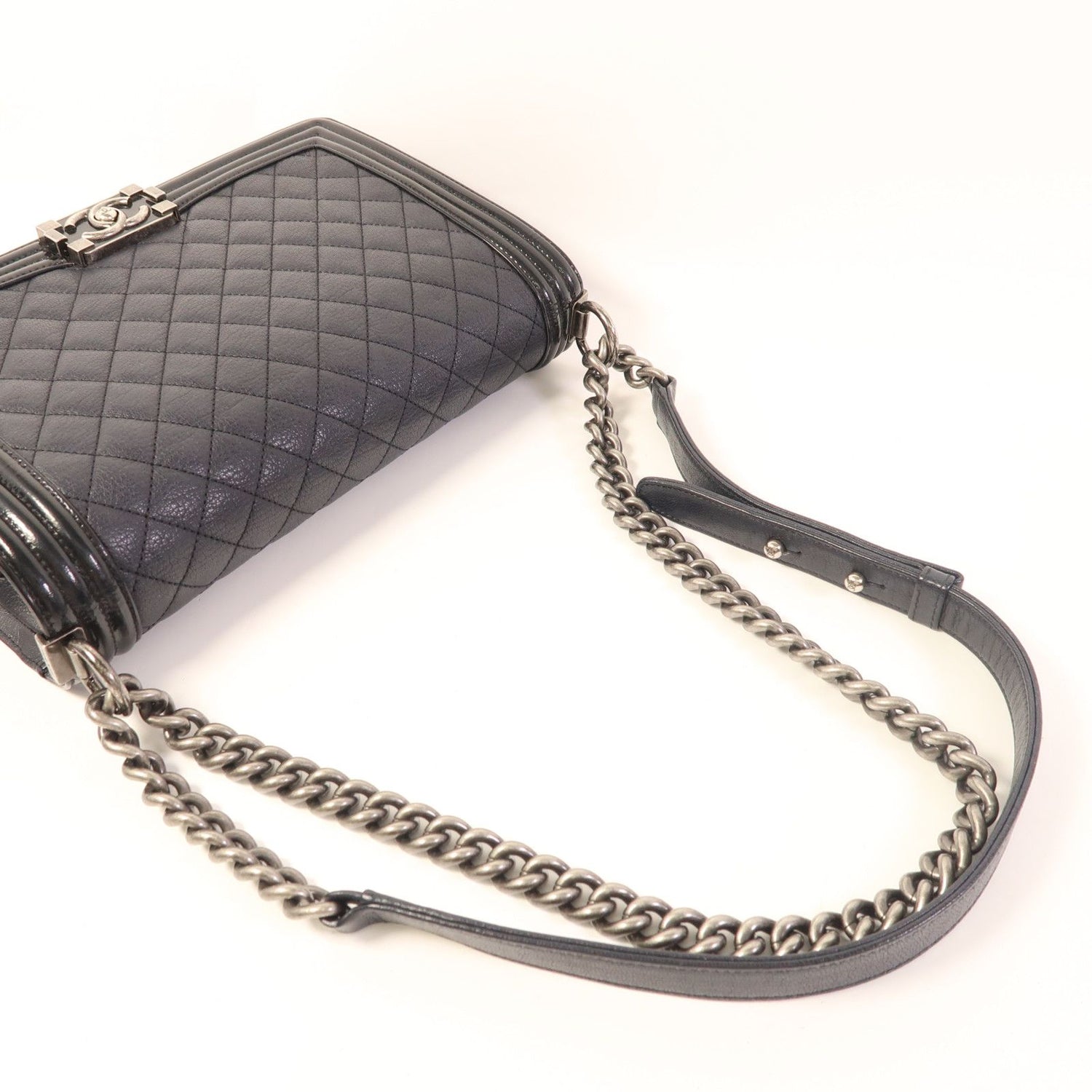 Chanel Black Cowhide Leather Crossbody Back Bag Calfskin (cowhide) Boy 28