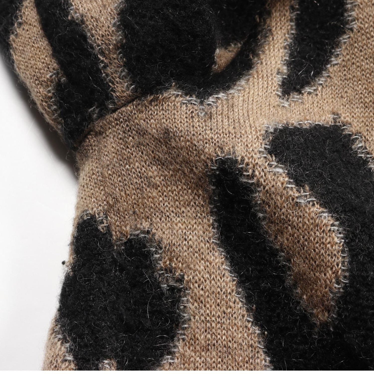 Chanel Brown Black White Coco Mark Knit Cashmere Moheya P 75361k 10782