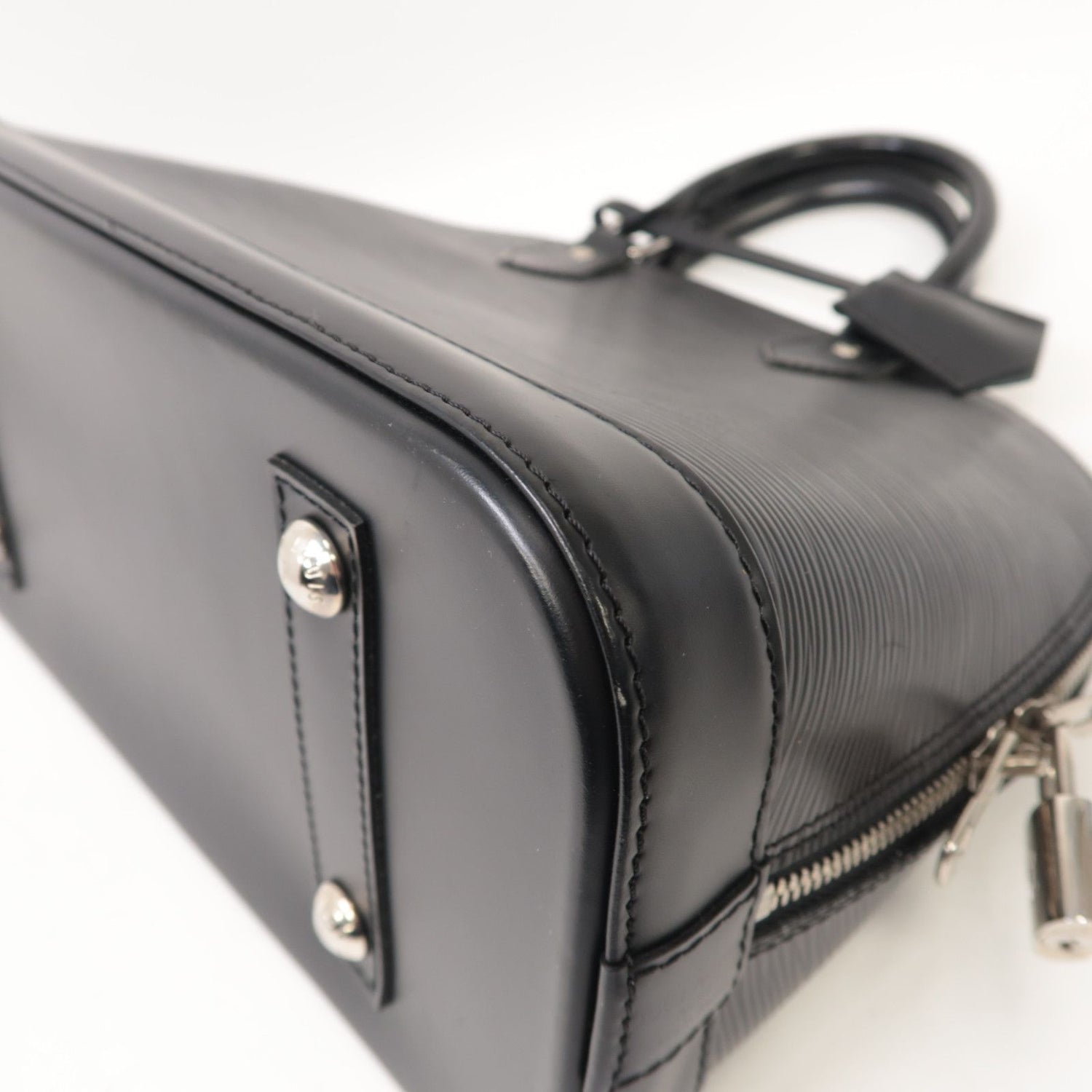 Louis Vuitton Epi Alma Pm Silver Handbag Black Black Black Handbag M 40302