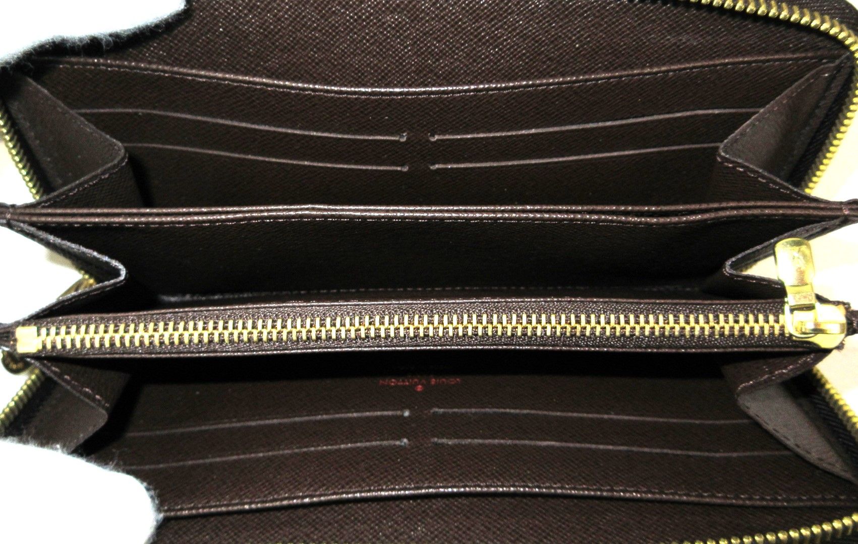 Louis Vuitton Zippy Wallet, Damier Ebene