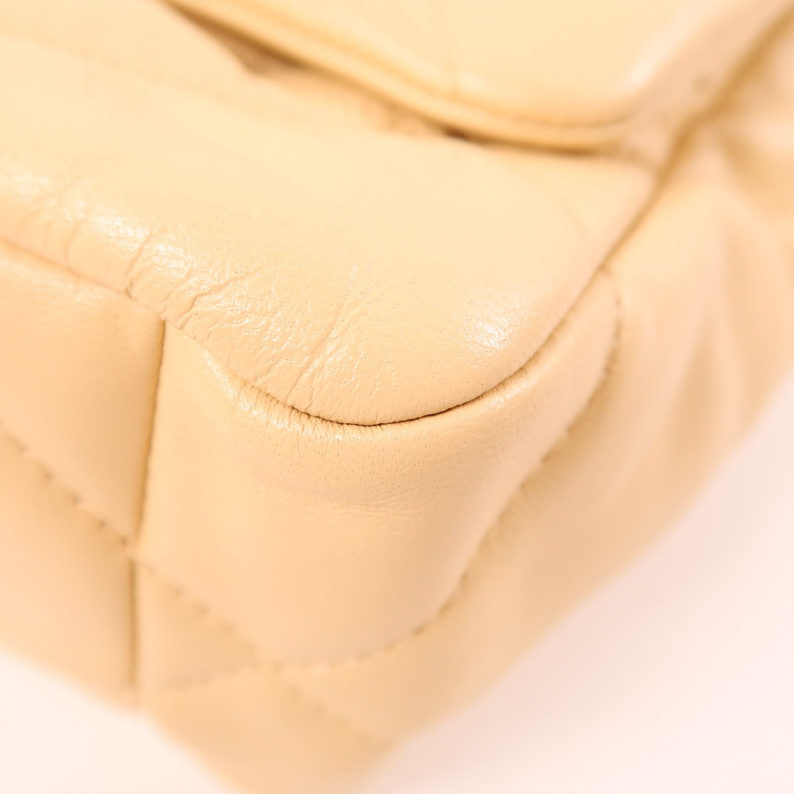 Chanel Beige Sheepskin Leather 19 Hand-turned Shoulder And Back Bag 2way Shoulder Bag Lambskin (sheep Leath