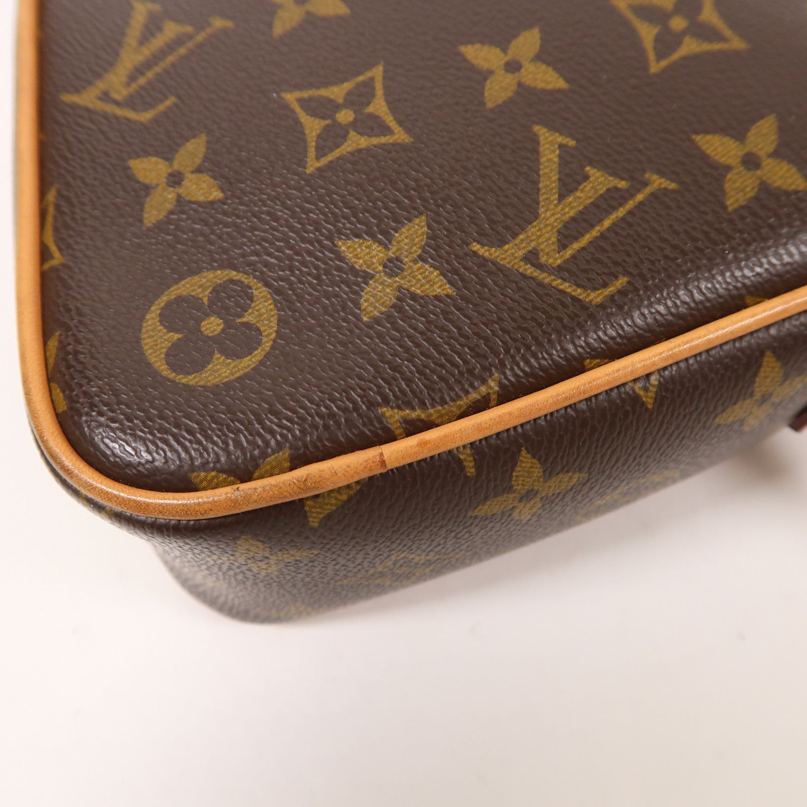 Louis Vuitton Monogram Game On Coeur Gold Shoulder Back Bag Palm Color Brown Shoulder Bag M 57456
