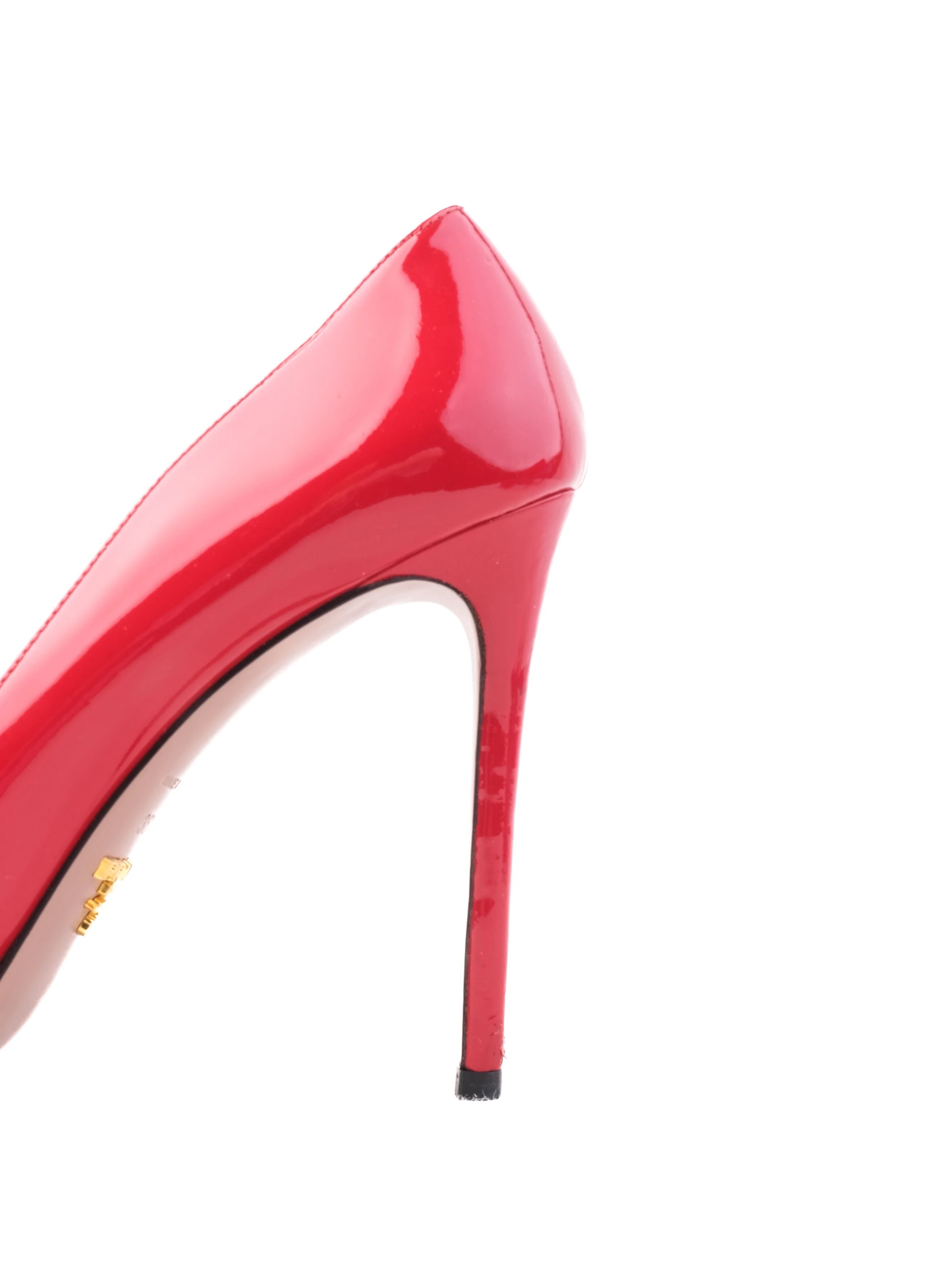 Excellent Prada Red Patent Leather High-Heels Size 38.5