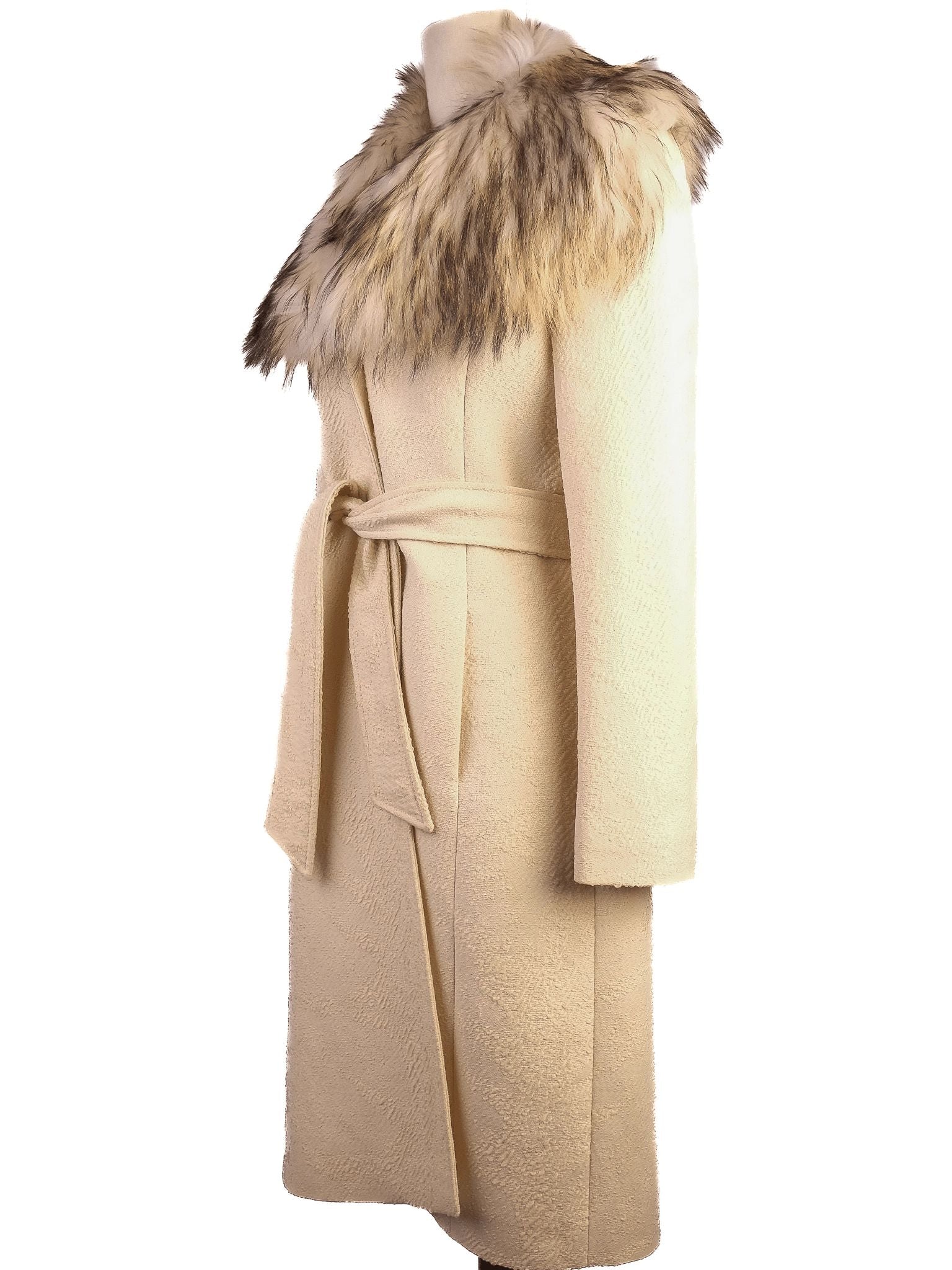 Excellent Valentino White Wool Coat with Fur Collar Size M