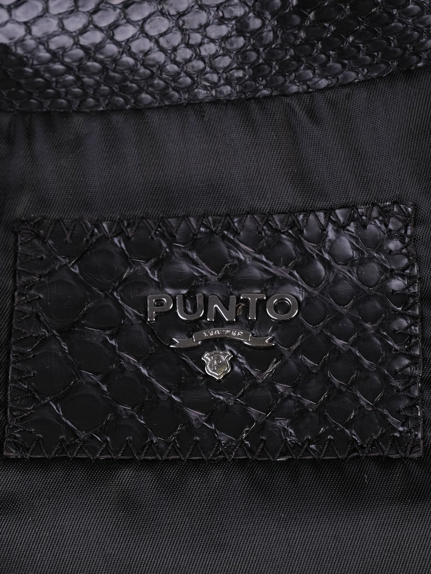 Excellent Punto Black Leather Jacket with Textured Pattern