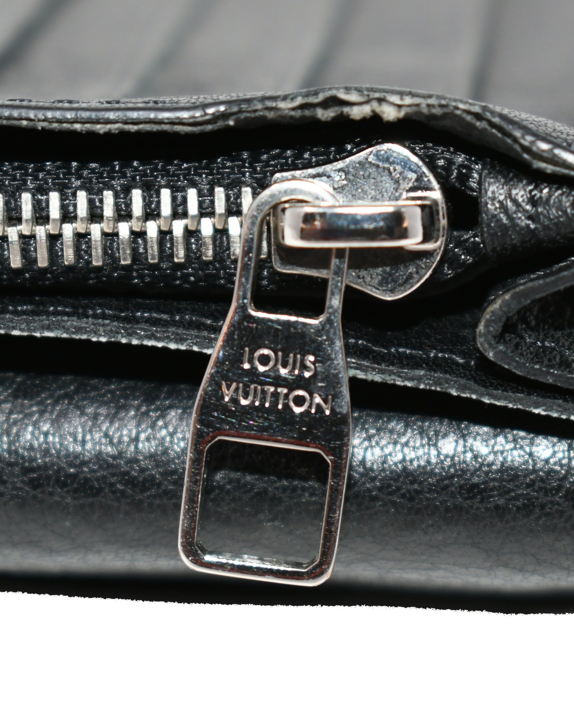 Louis Vuitton Brazza Wallet Black Taurillon