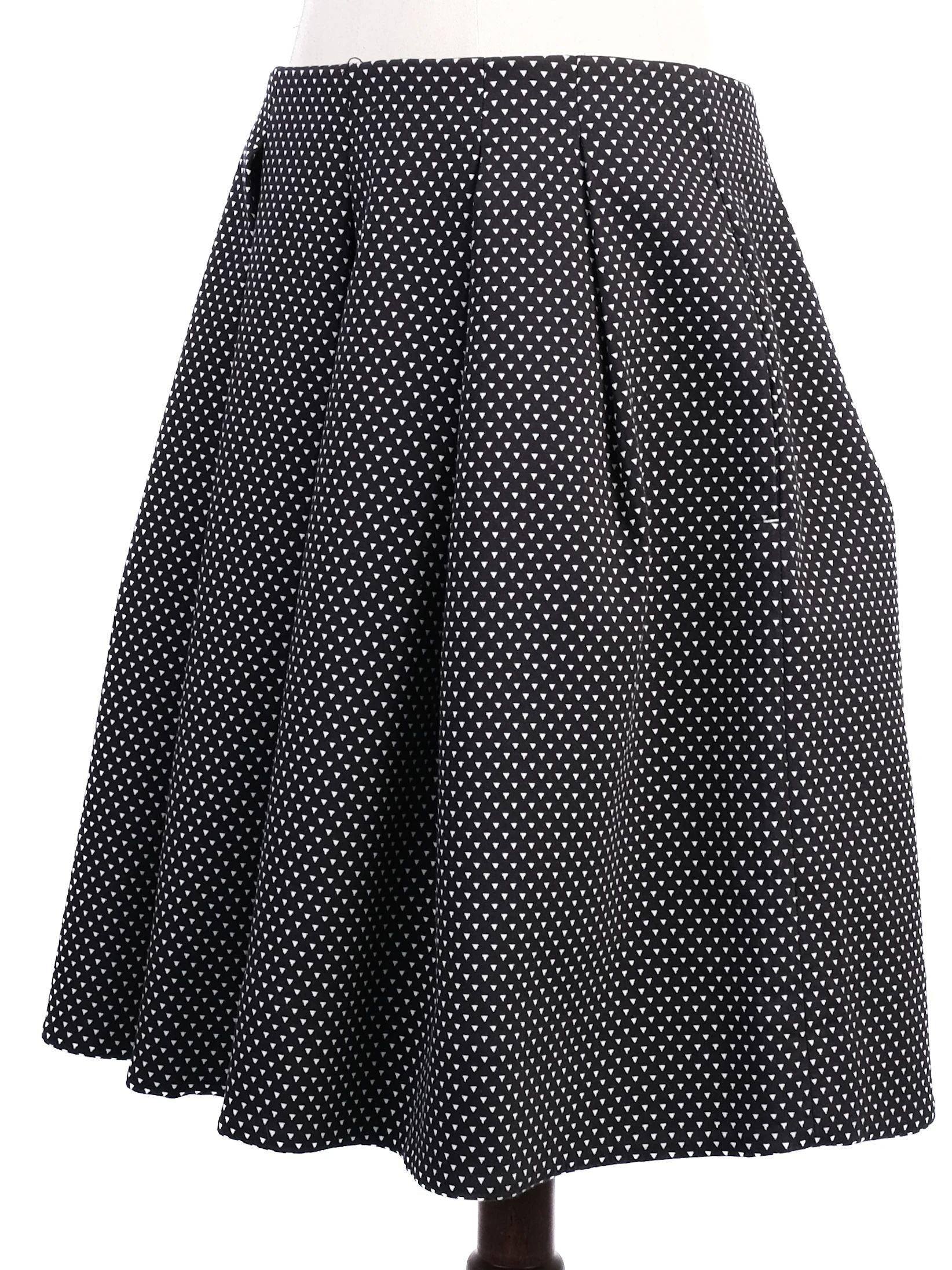 Excellent Marella Black Pleated Skirt M with White Pattern