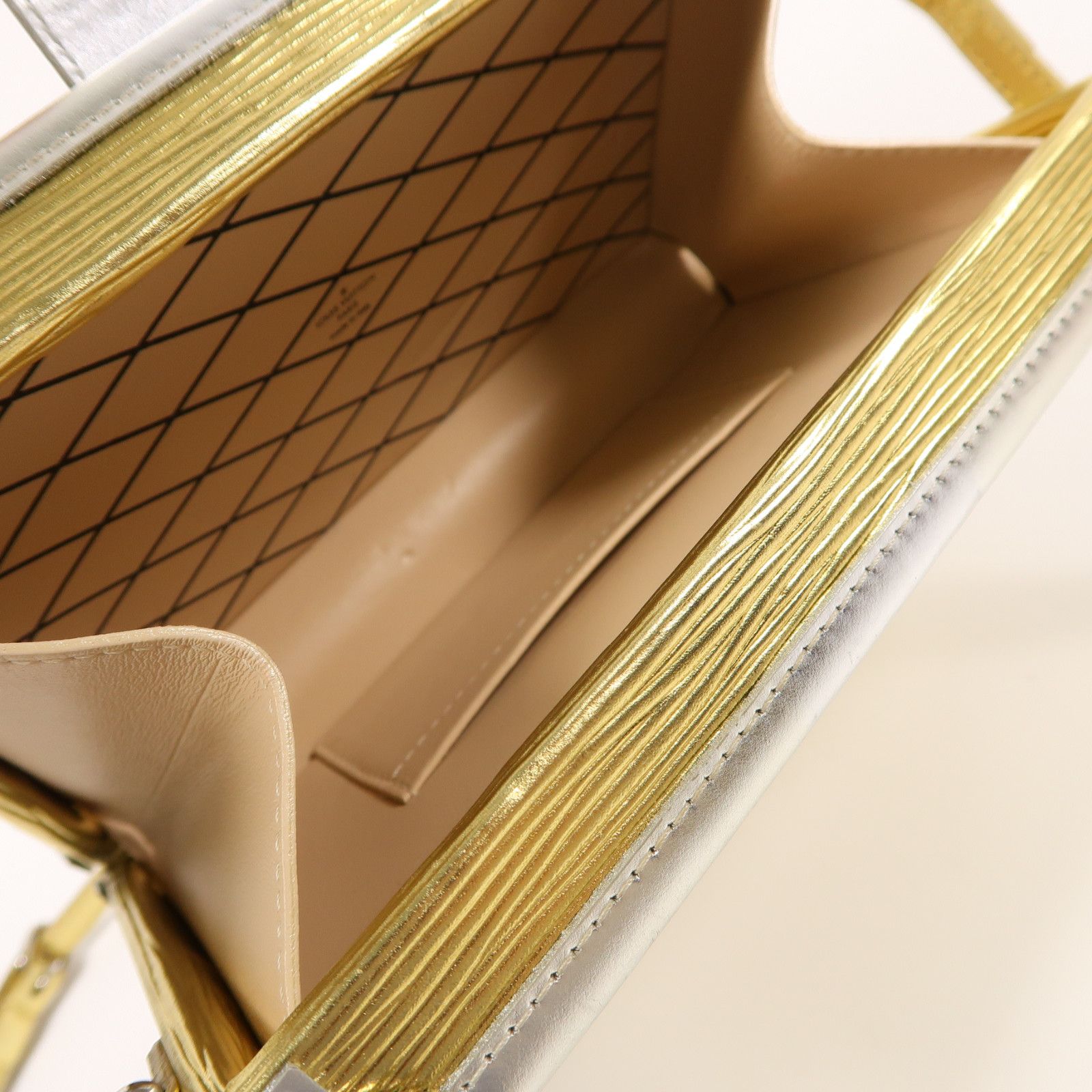 Louis Vuitton Epi/kinpu Petite Malle Kinpaku/ginpaku Shoulder Back Bag Golden Gold Shoulder Bag M 50017