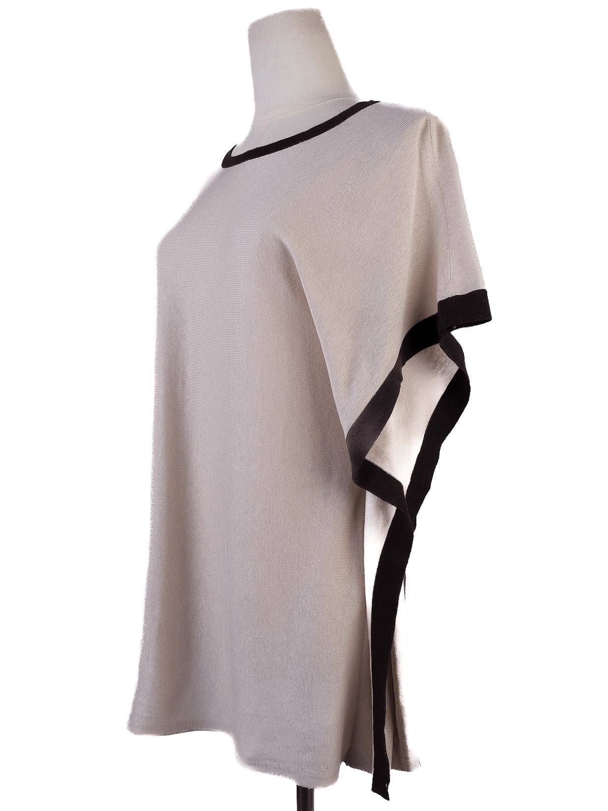 Excellent Weekend MaxMara White Cotton Top Size L with Black Trim