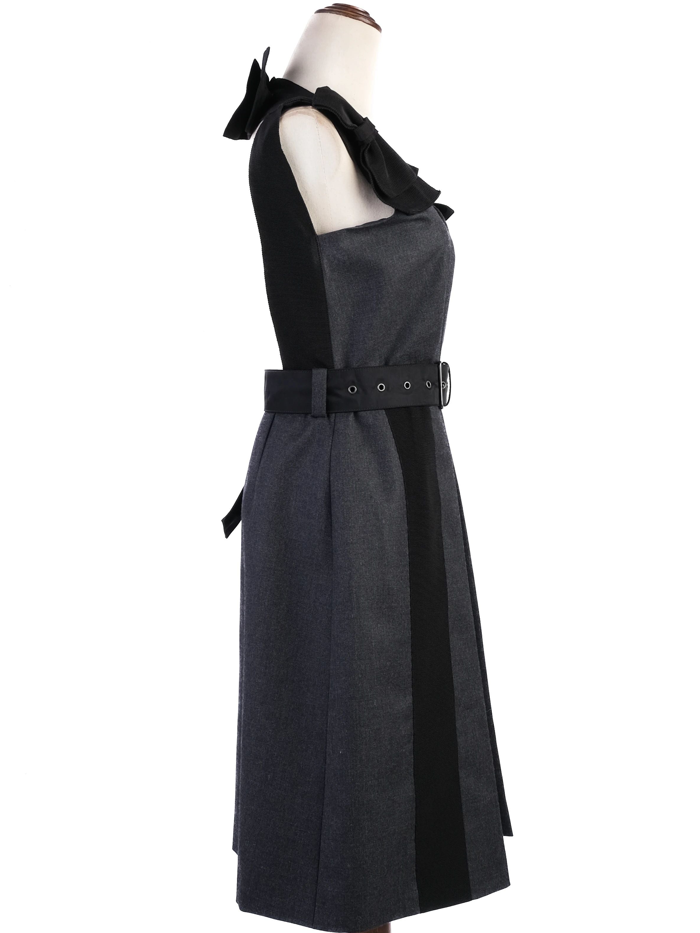 Excellent Prada Black Wool Sleeveless Dress Size S