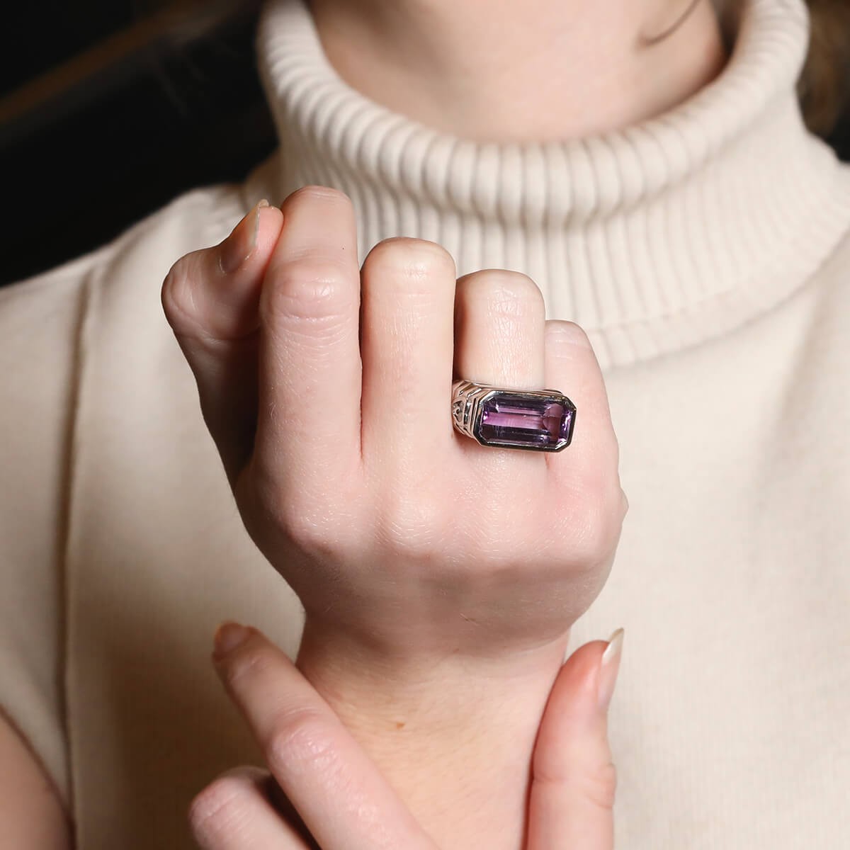 Amethyst, diamonds and gold ring