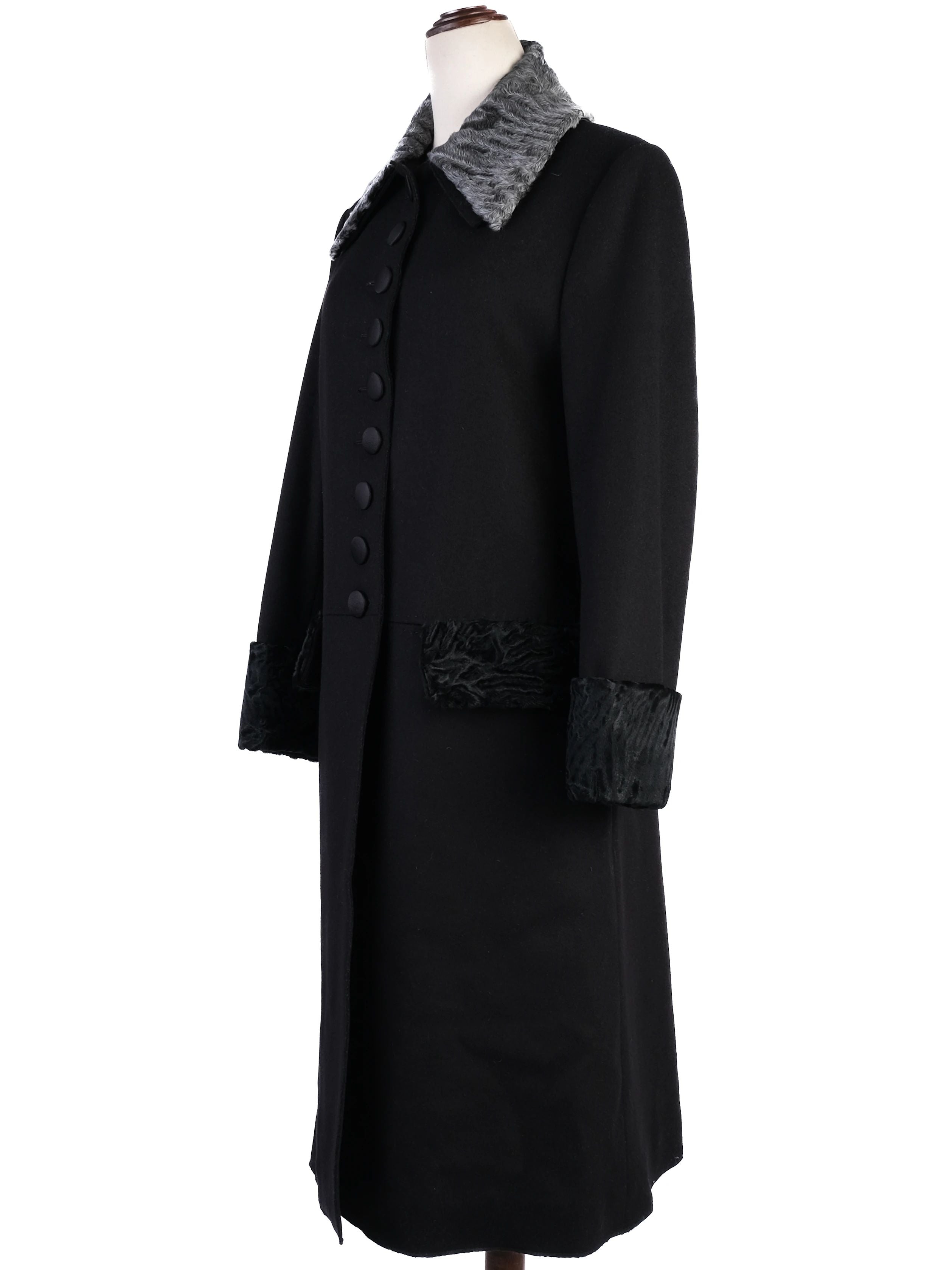 Excellent Dolce Gabbana Black Wool Coat with Textured Collar Size S