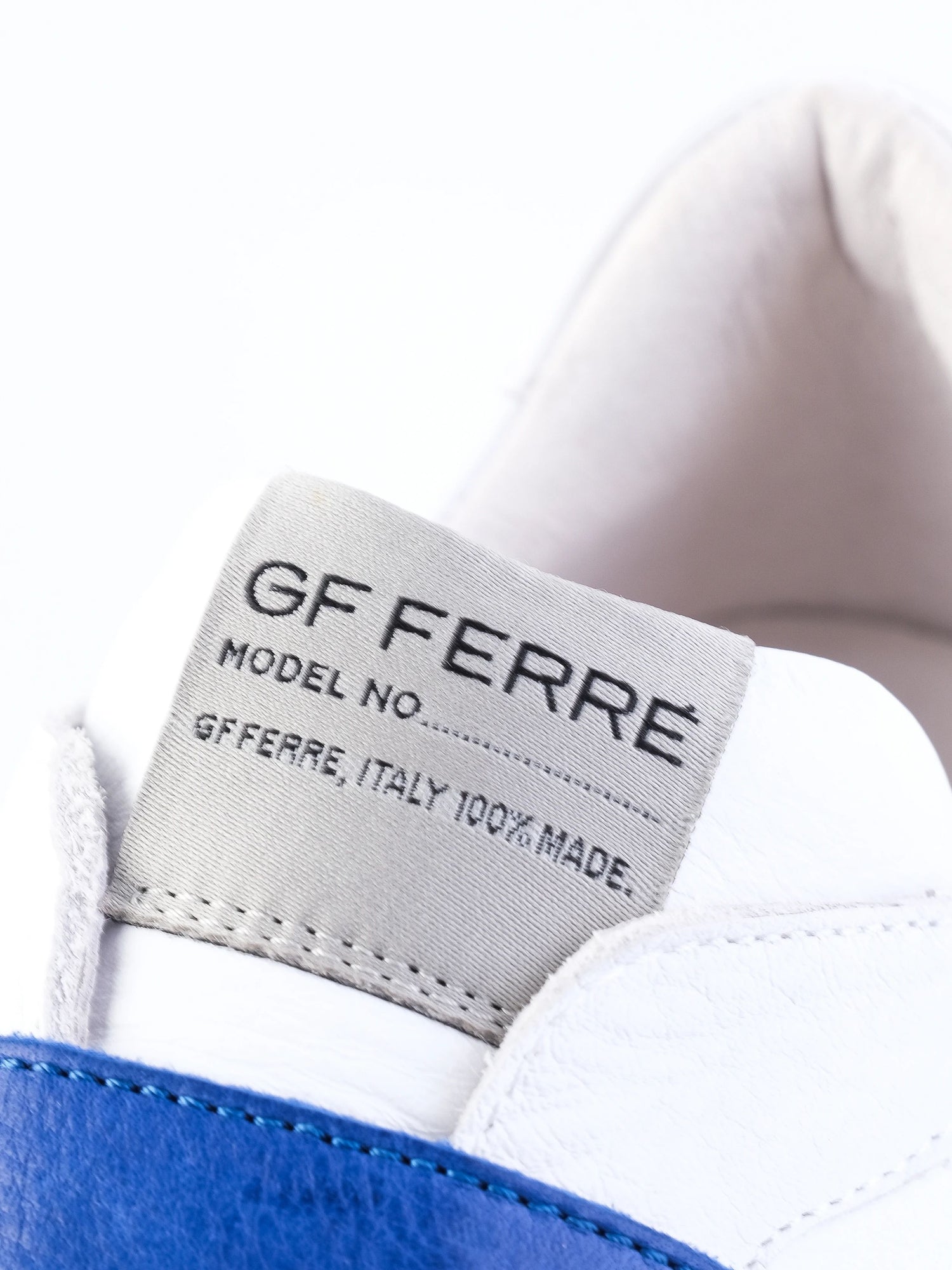 Excellent GF Ferre White Leather Sneakers for Kids Size 35