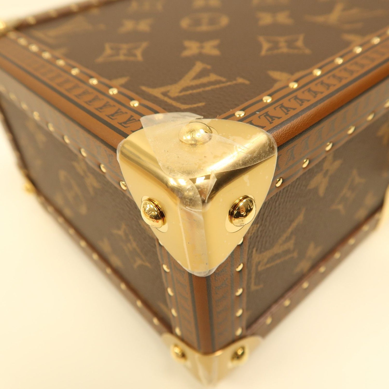 Louis Vuitton Monogram Camera Box Gold Hand-handed Shoulder Bag Color Brown 2way Shoulder Bag M 10079