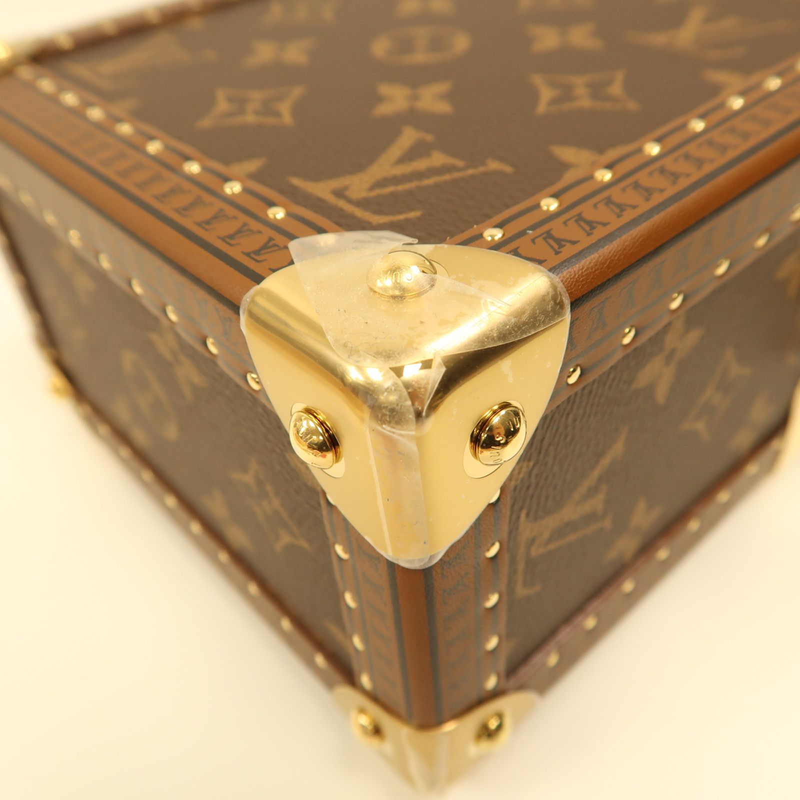 Louis Vuitton Monogram Camera Box Gold Hand-handed Shoulder Bag Color Brown 2way Shoulder Bag M 10079