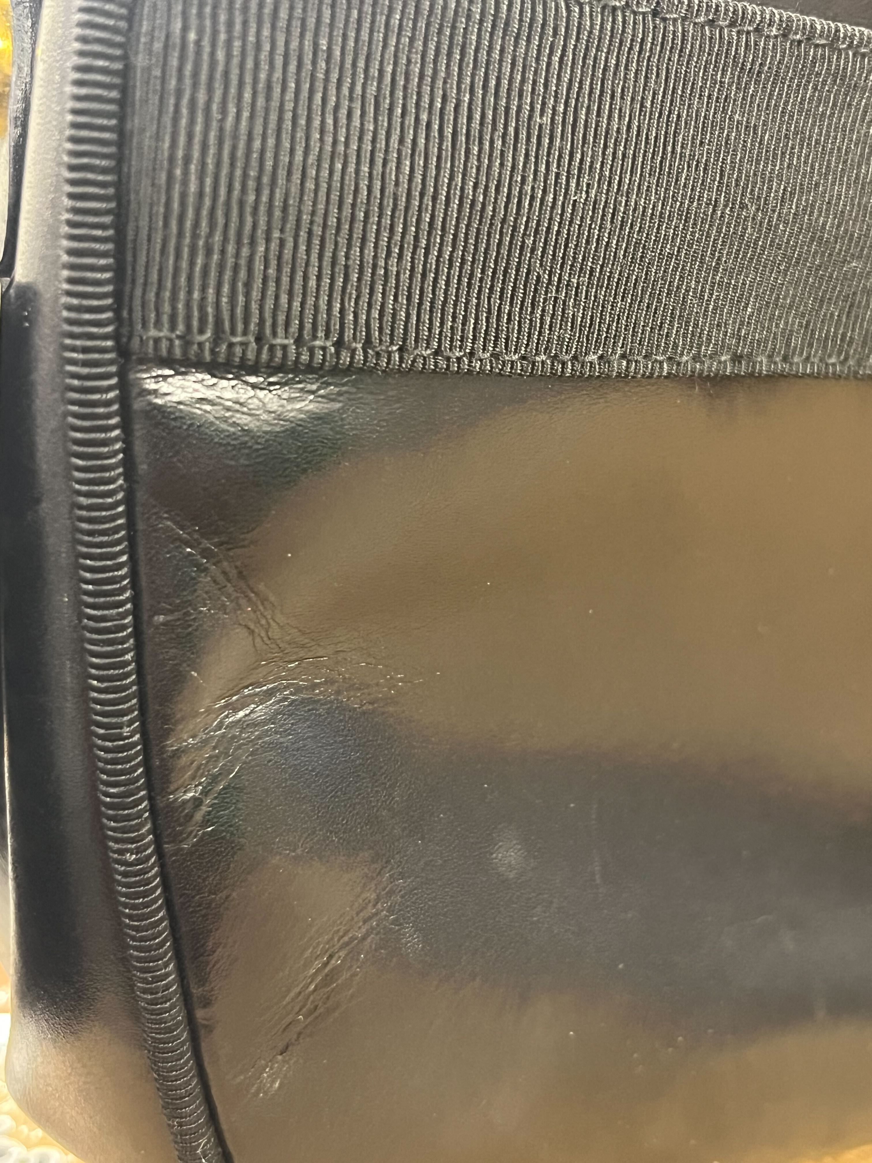 Salvatore Ferragamo Vara Leather Shoulder Bag