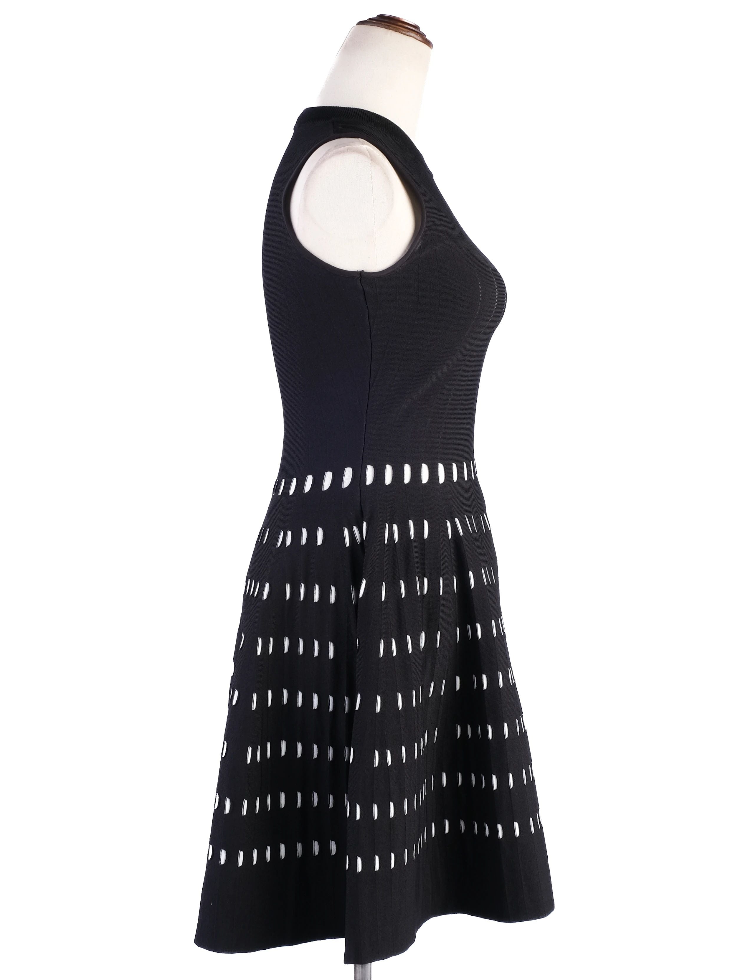 Excellent Alexander McQueen Black Sleeveless Dress Size M