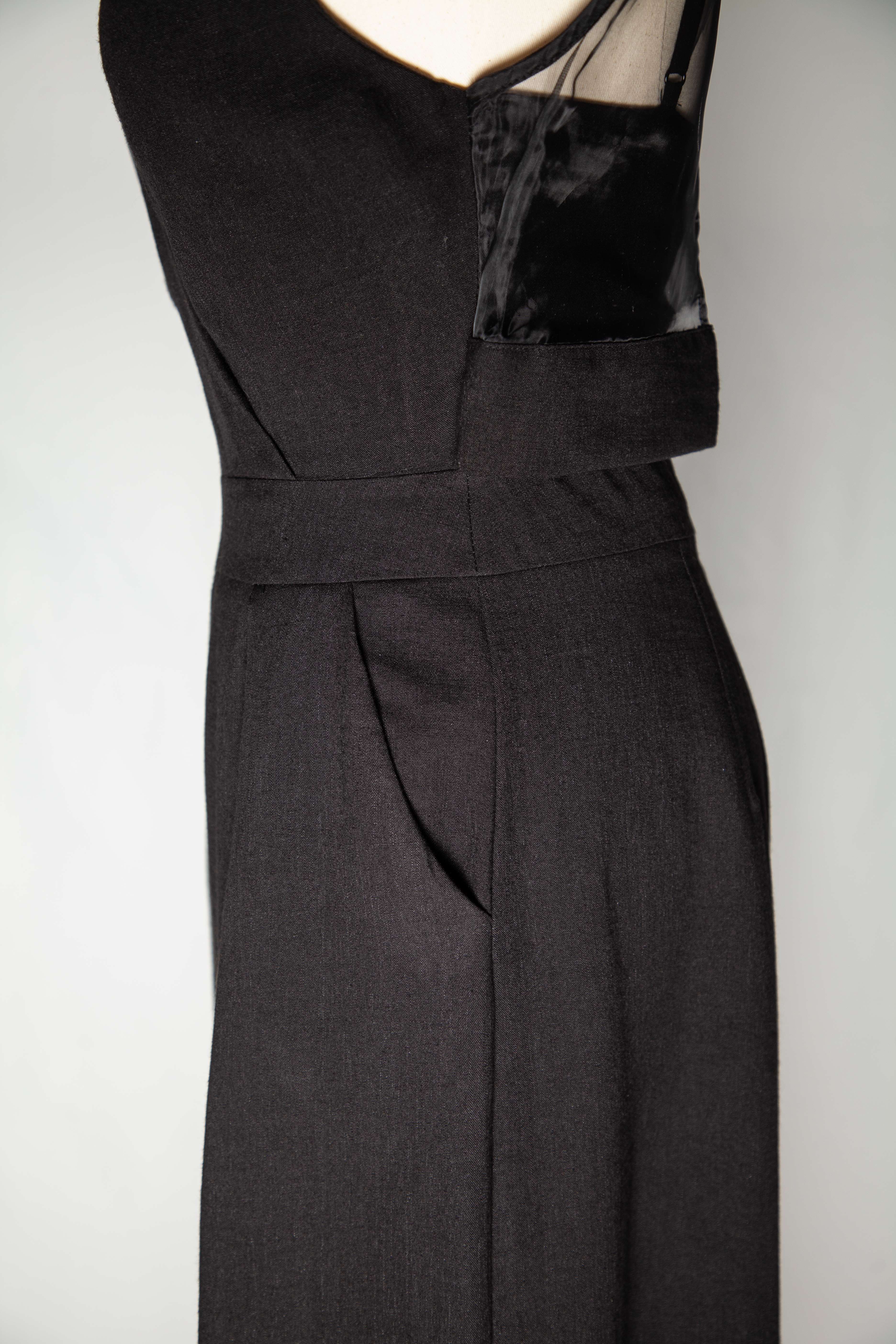 Excellent Barneys Newyork Black Sleeveless Dress V Neck Pleated Design