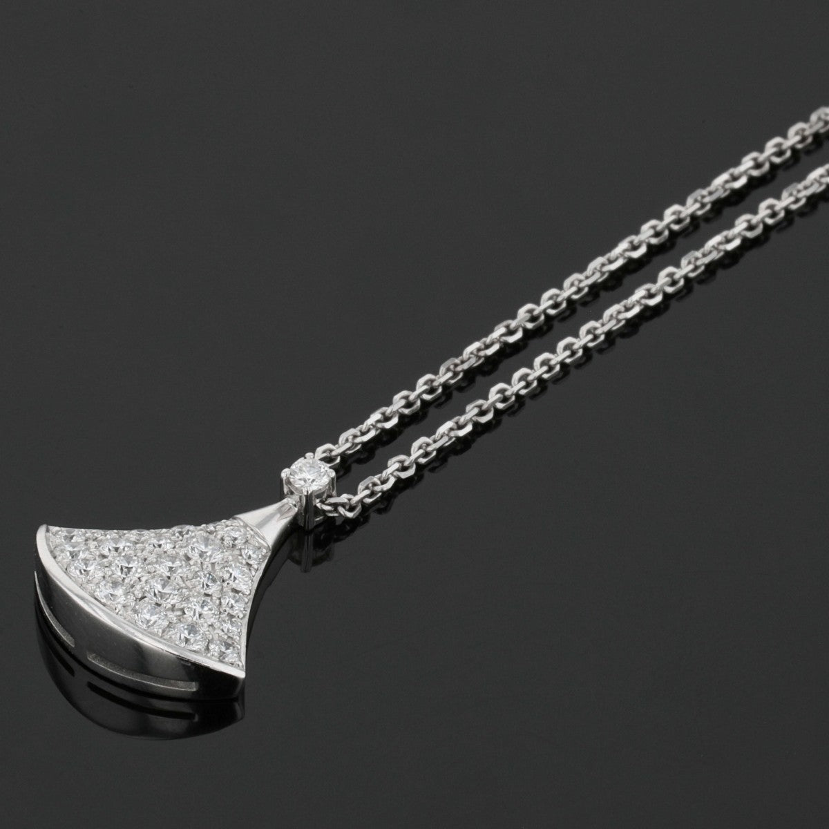 Bulgari DivasÕ Dream diamonds and gold necklace