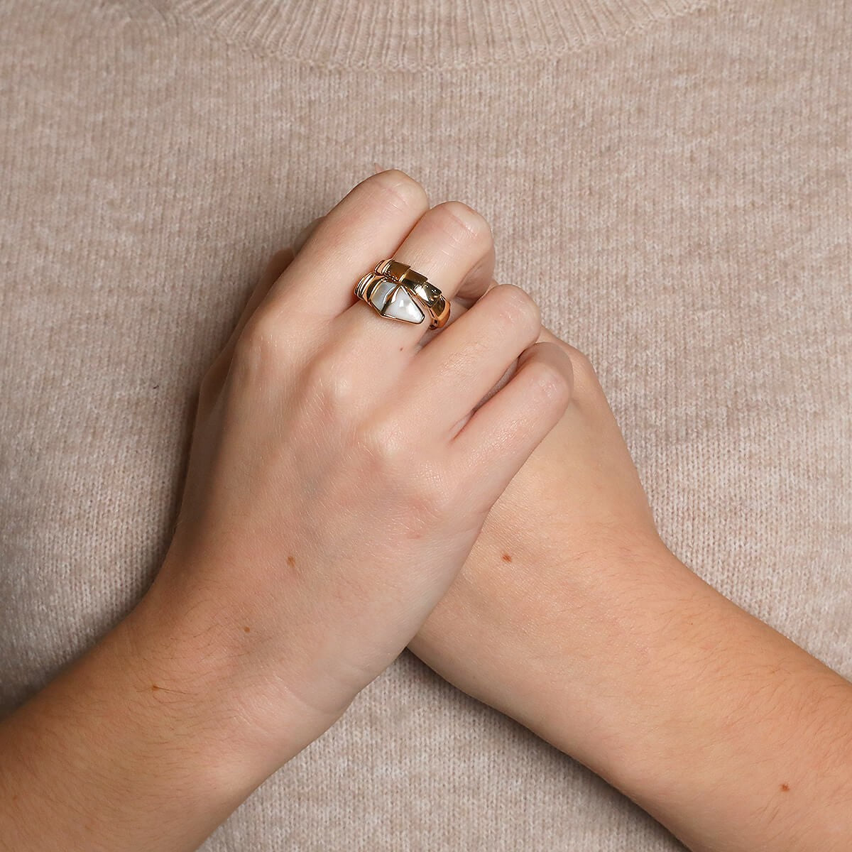 Bulgari Serpenti Viper mother-of-pearl and gold ring