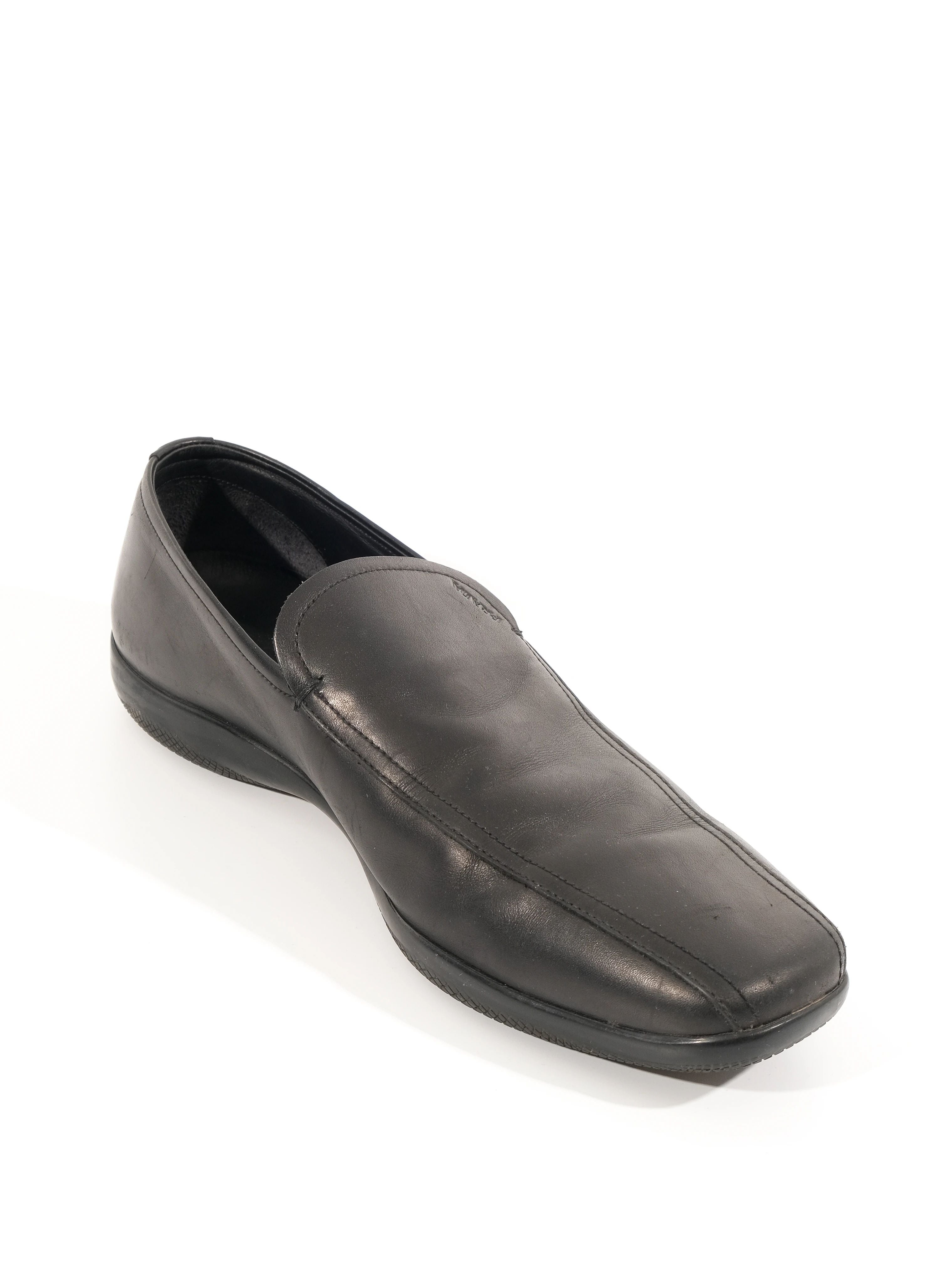 Excellent Prada Black Leather Slip-On Shoes Size 41 for Men