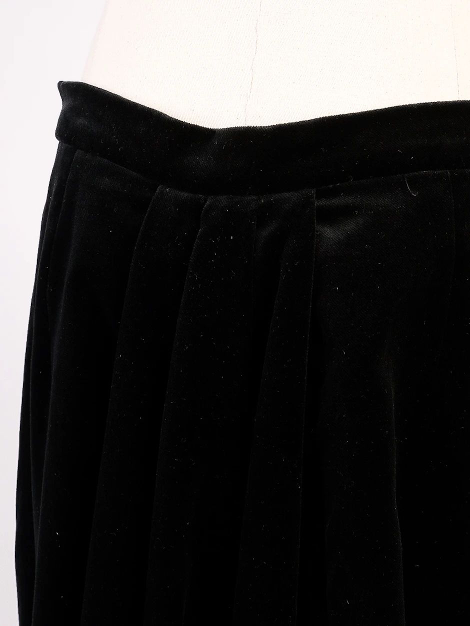 Escada Black Velvet Long Skirt Pleated Size L Excellent Condition