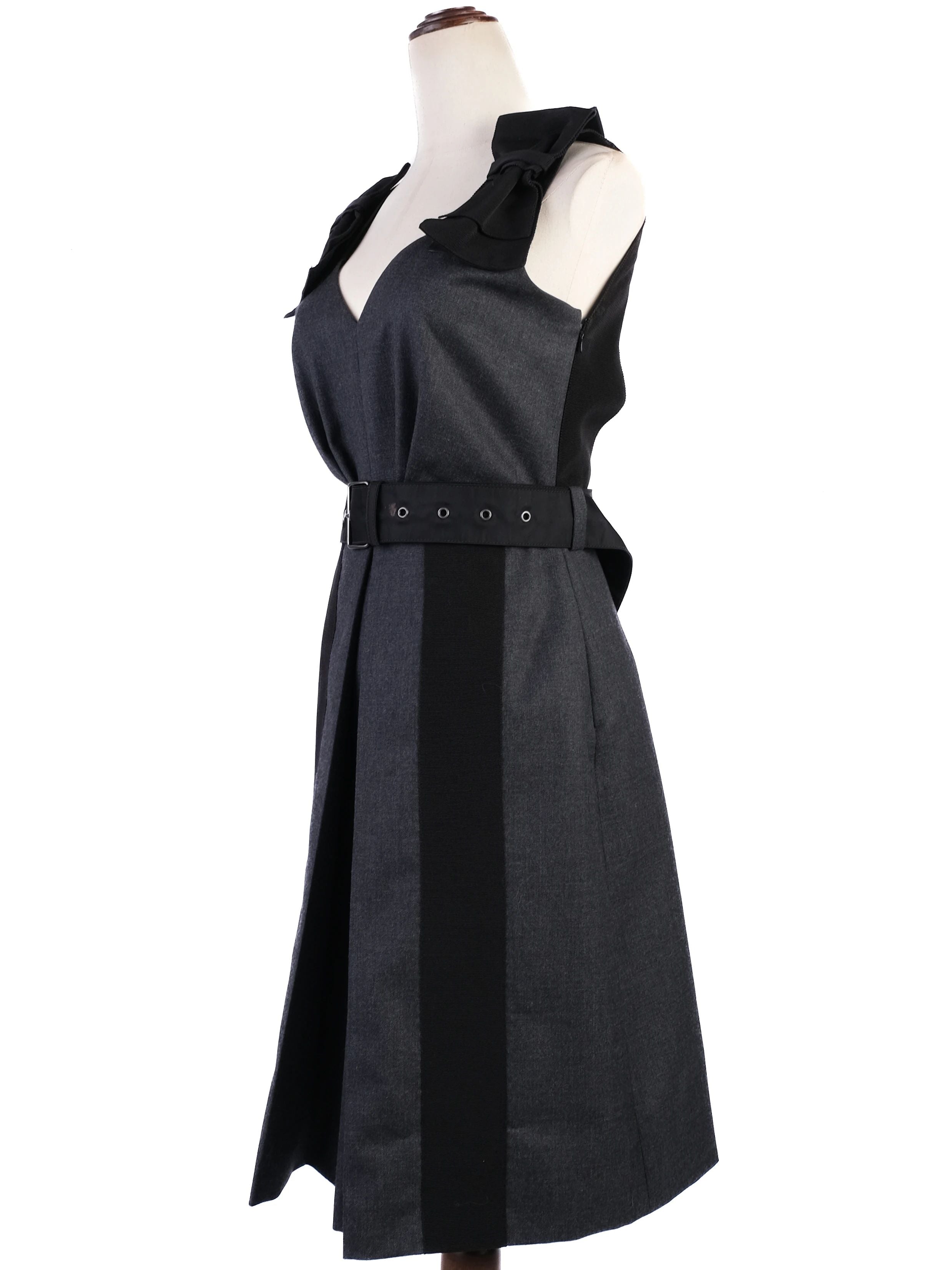 Excellent Prada Black Wool Sleeveless Dress Size S