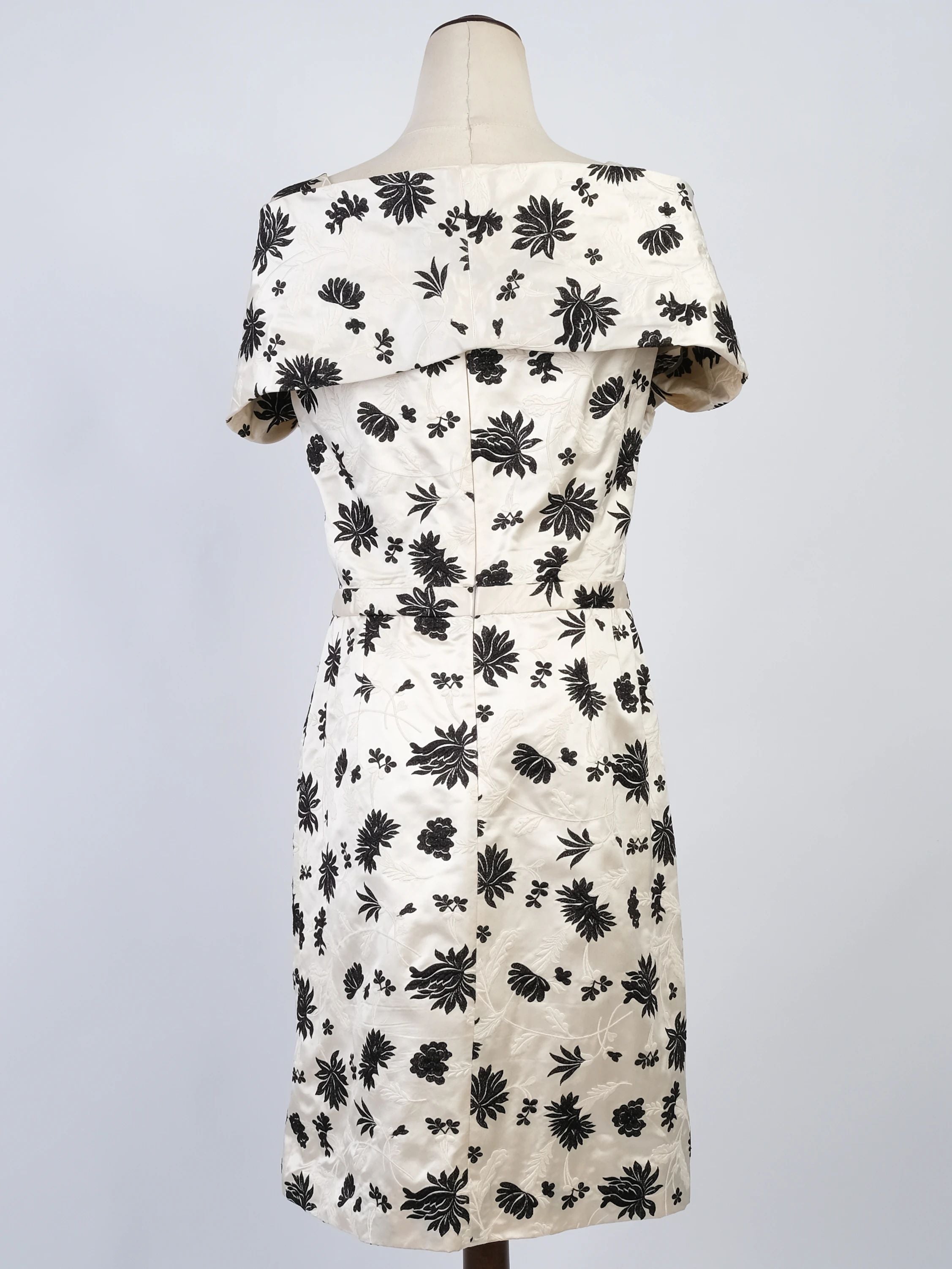 Excellent Balenciaga Cream Floral Silk Dress Size L