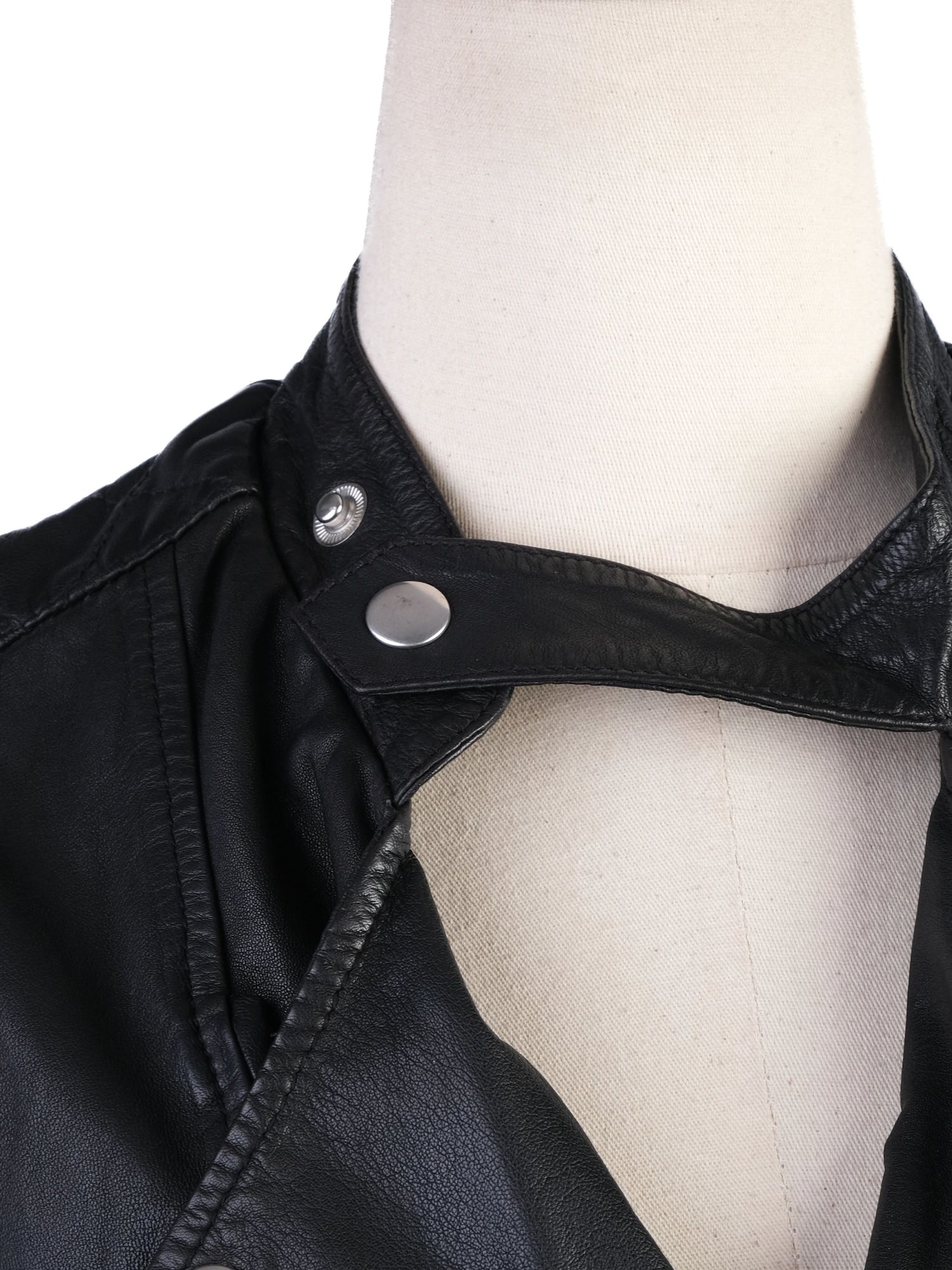 EXCELLENT High Black Leather Vest Size S Edgy Design with Zippered Pockets