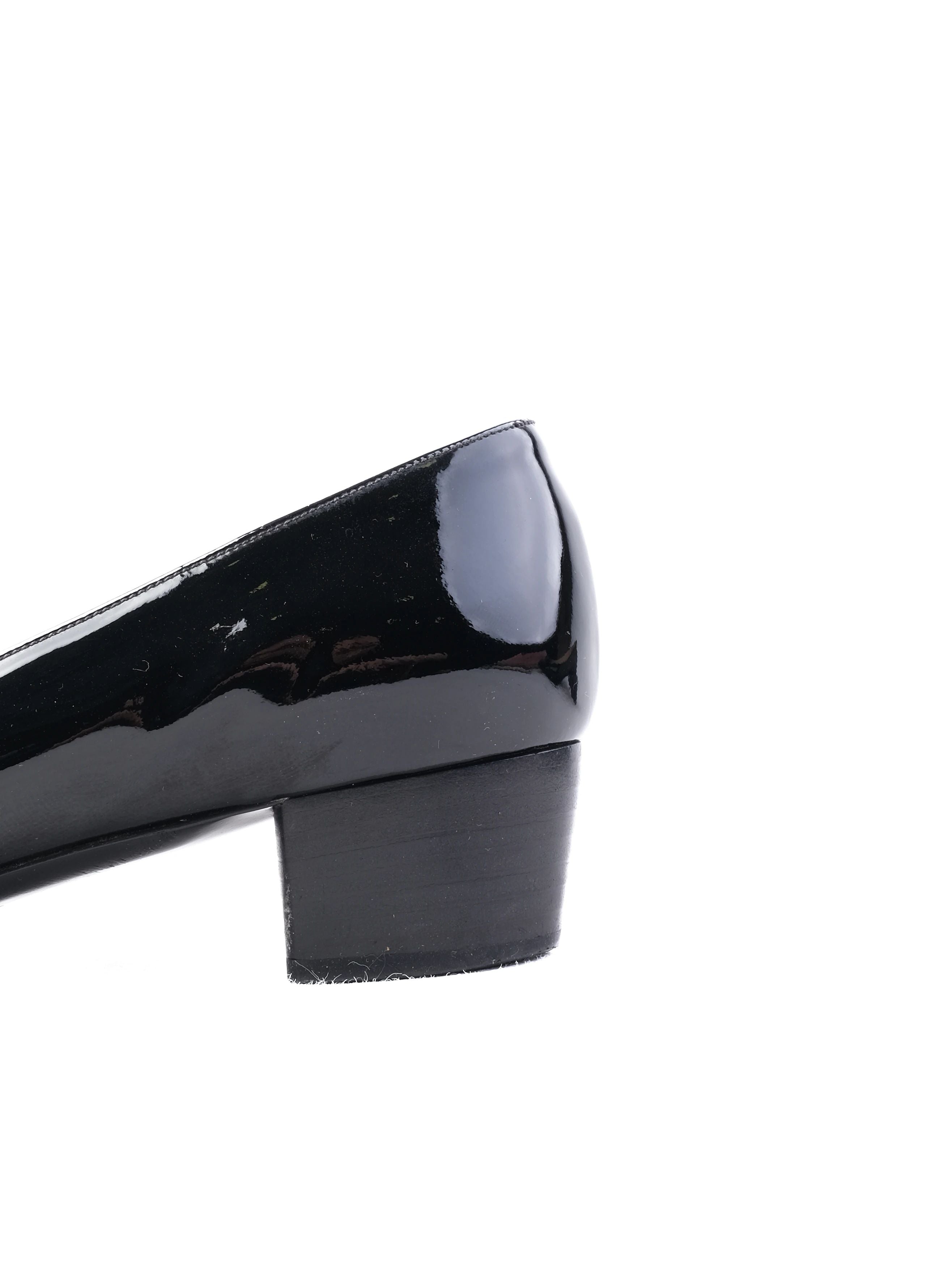 Excellent Salvatore Ferragamo Black Leather Shoes Size 40 with Bow