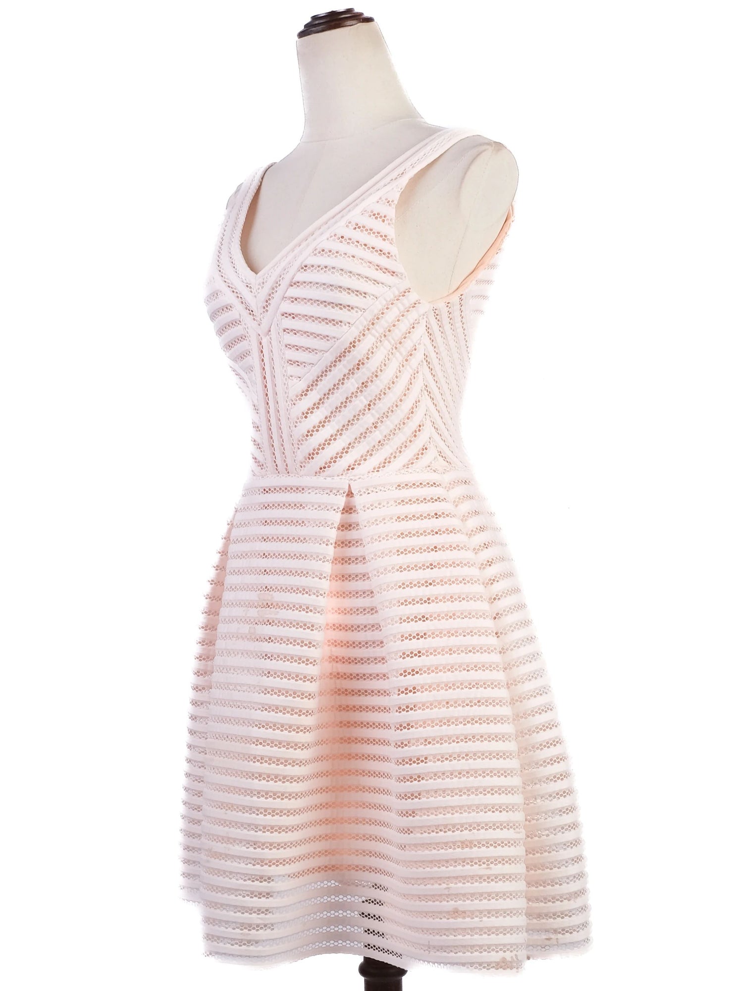 Maje Excellent Condition White Sleeveless Knee-Length Dress