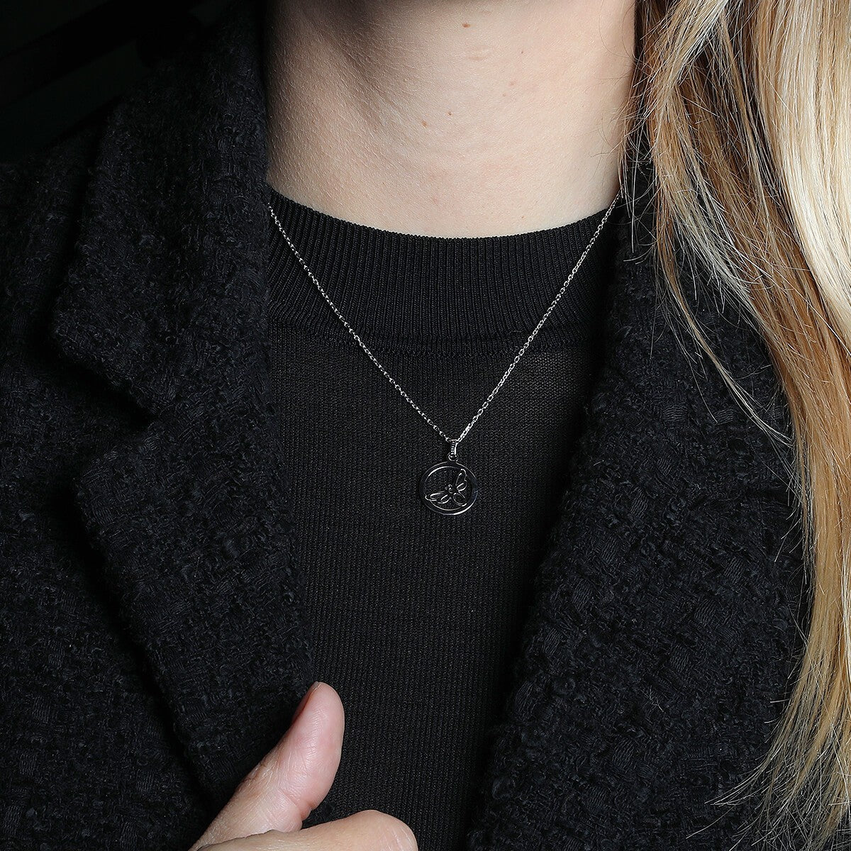 Chaumet Accroche Coeur gold pendant