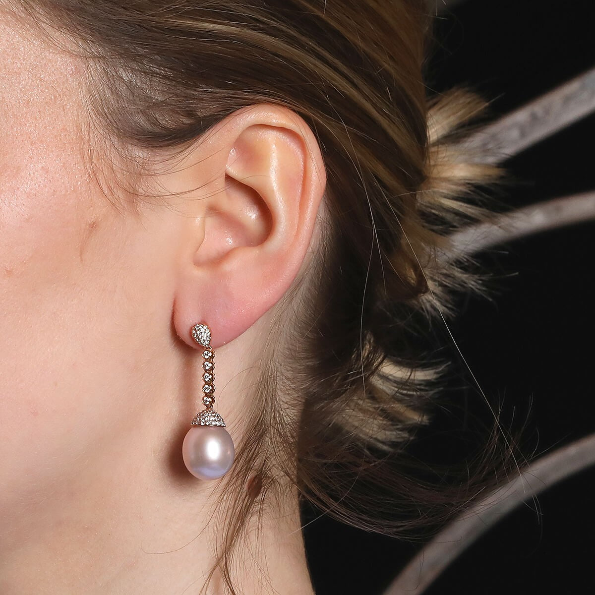 Cultured pearls, diamonds and gold earrings
