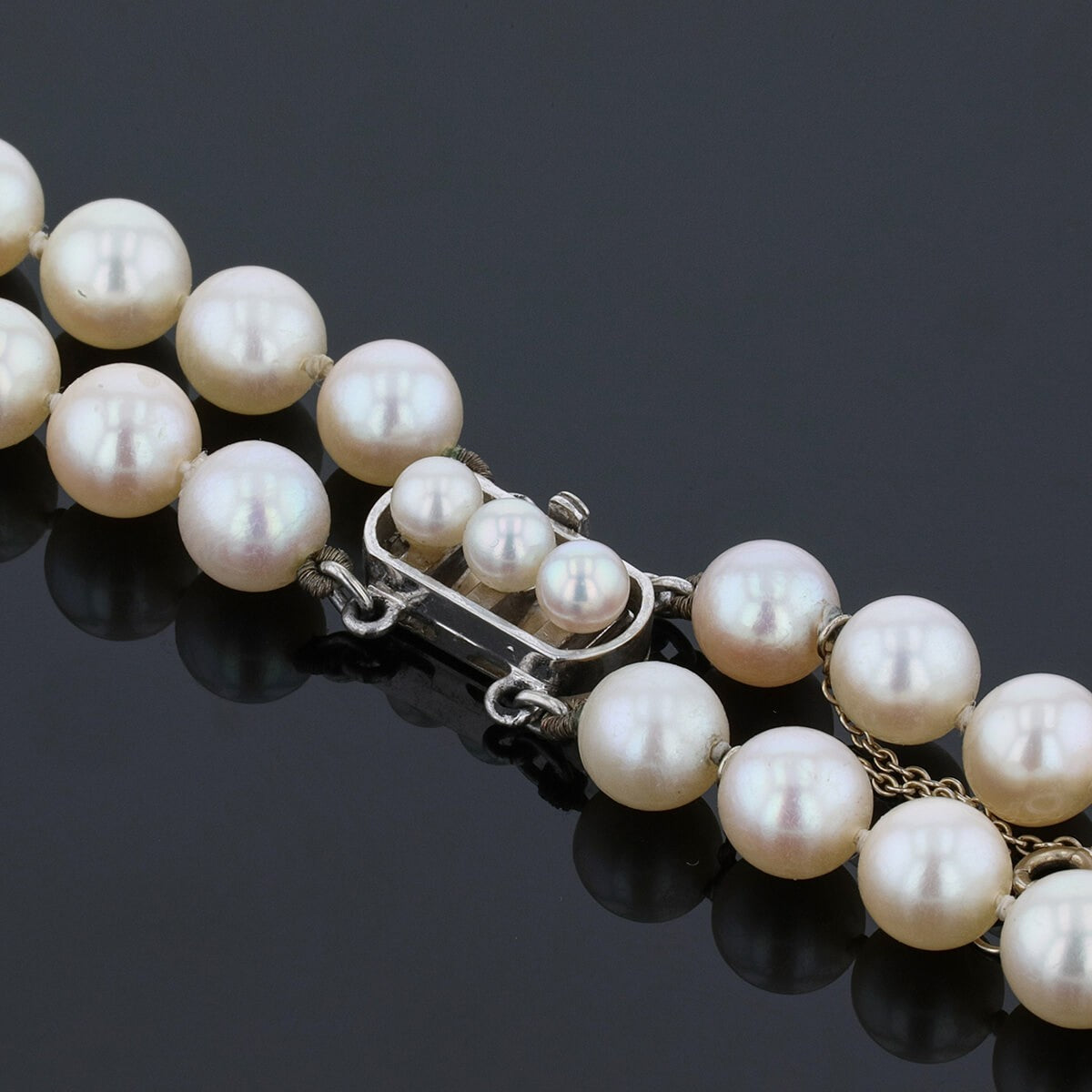 Cultured pearls and gold necklace