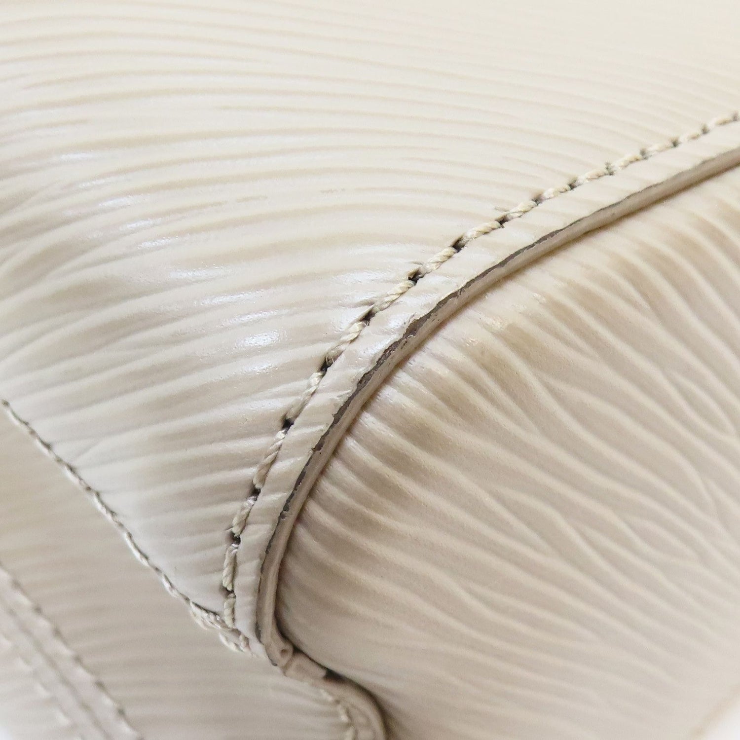 Louis Vuitton Twist Mm Rockstud Shoulder Bag Epi Leather Milktea M 24043