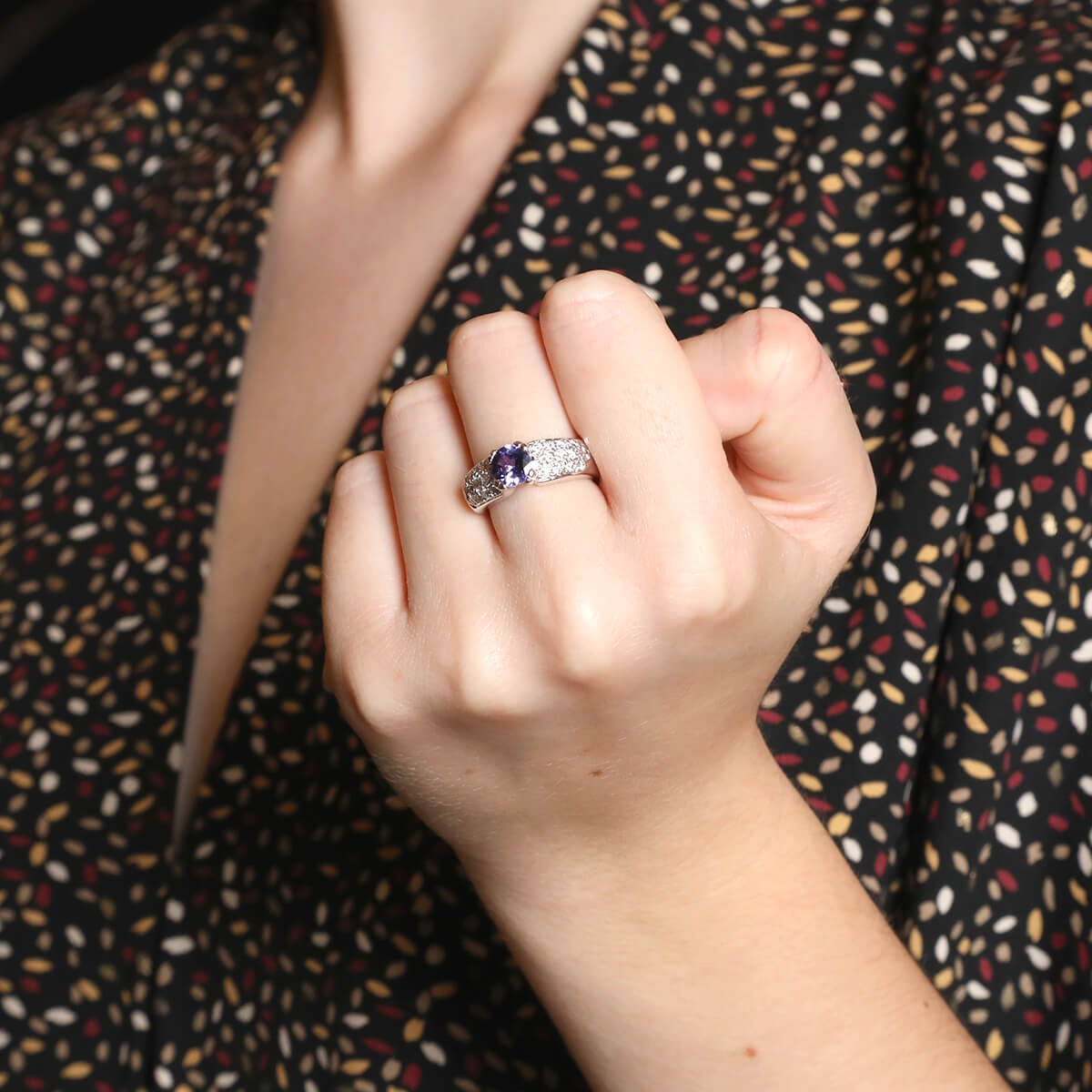 Diamonds, tanzanite and gold ring