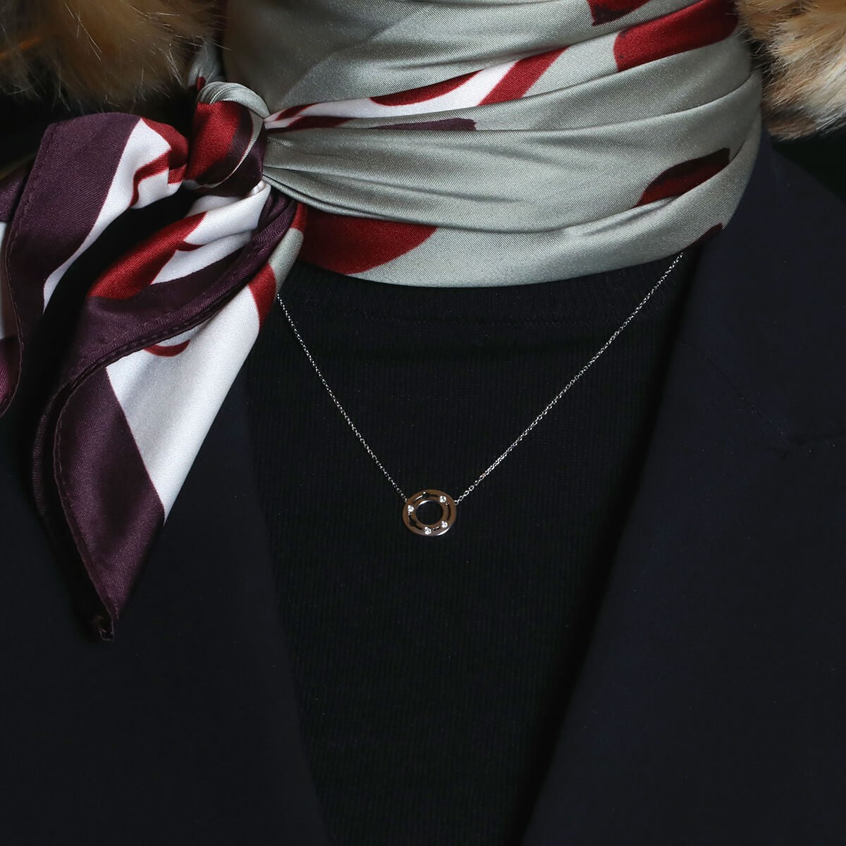 Dinh Van Pulse diamonds and gold necklace