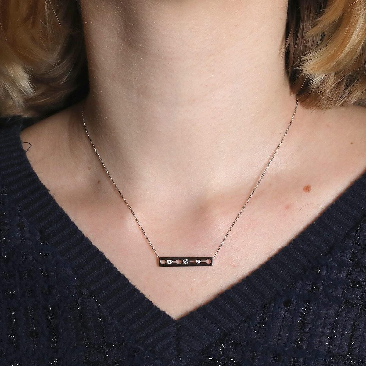 Dinh Van Pulse diamonds and gold necklace