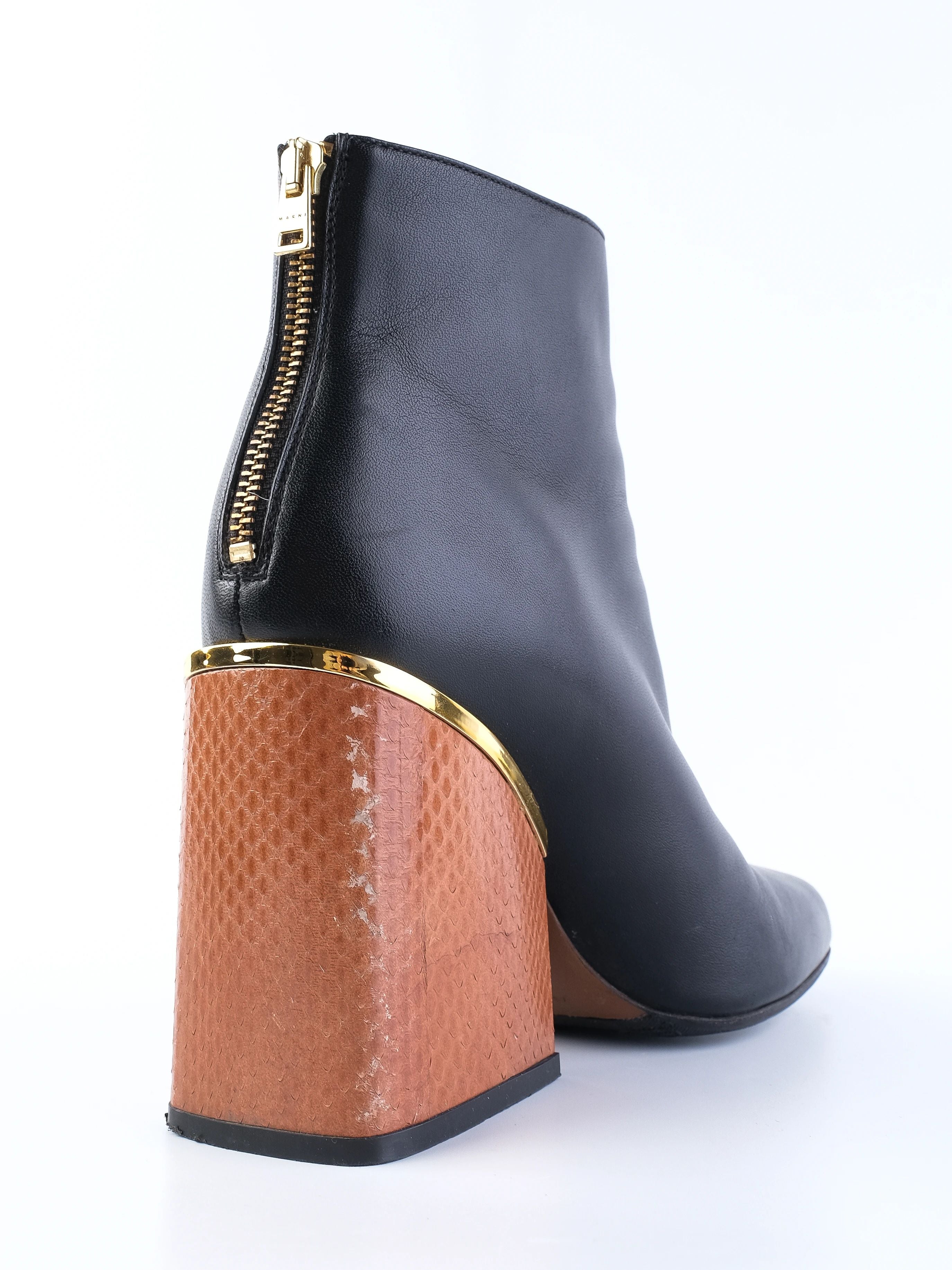 Excellent Marni Black Leather Ankle Boots Size 38 with Block Heel