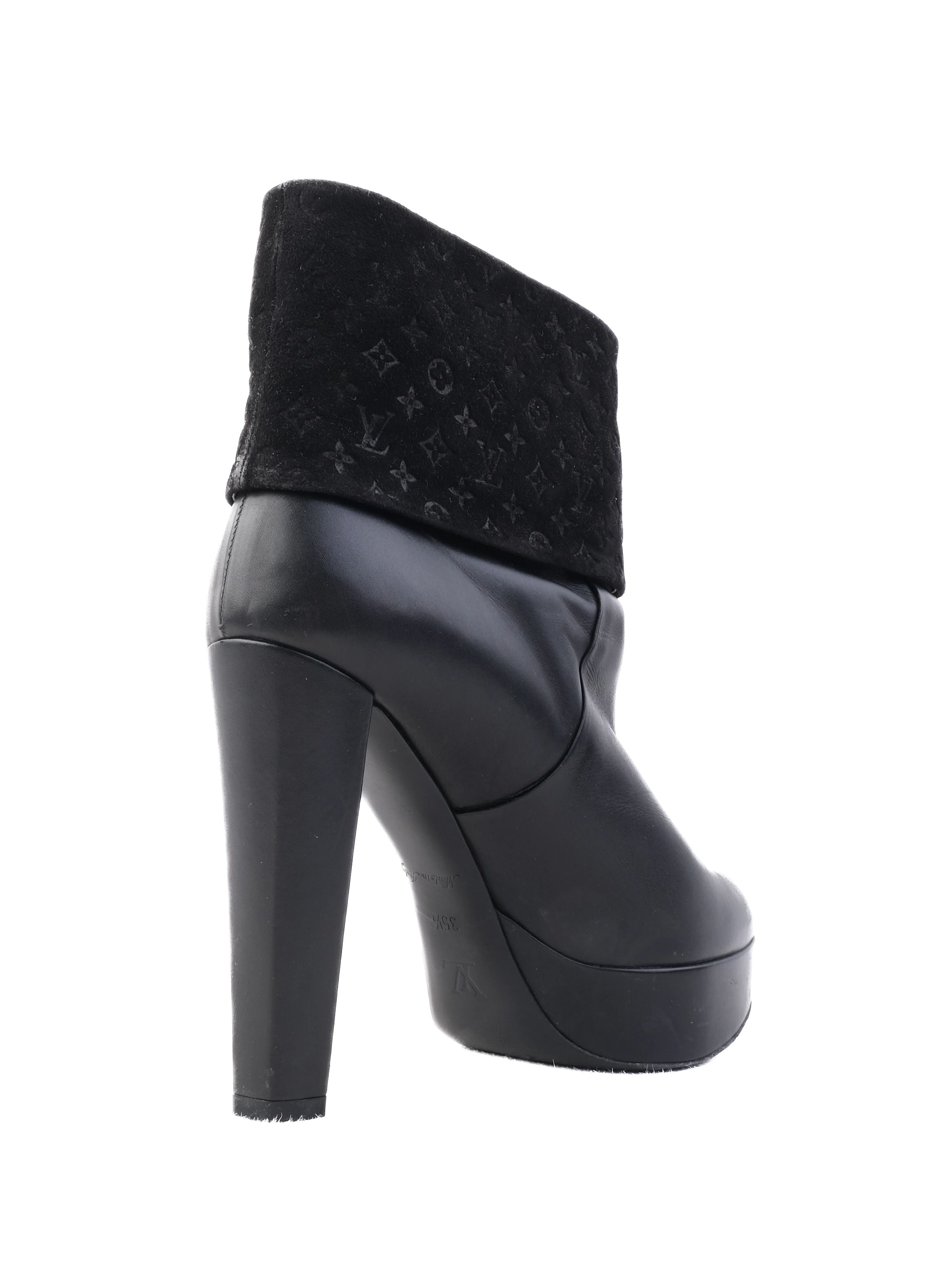 Excellent Louis Vuitton Black Leather Ankle Boots Size 35.5